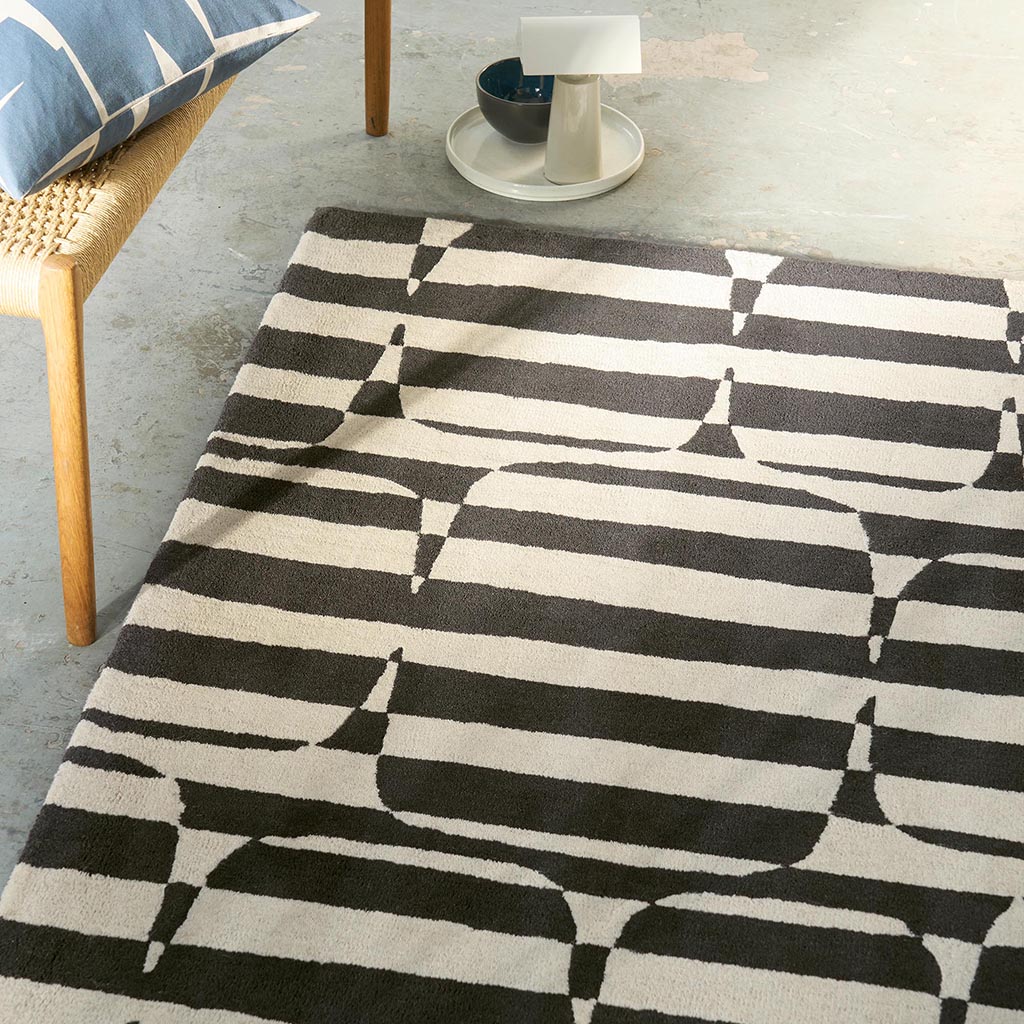 Lohko Stripe houtskool vloerkleed