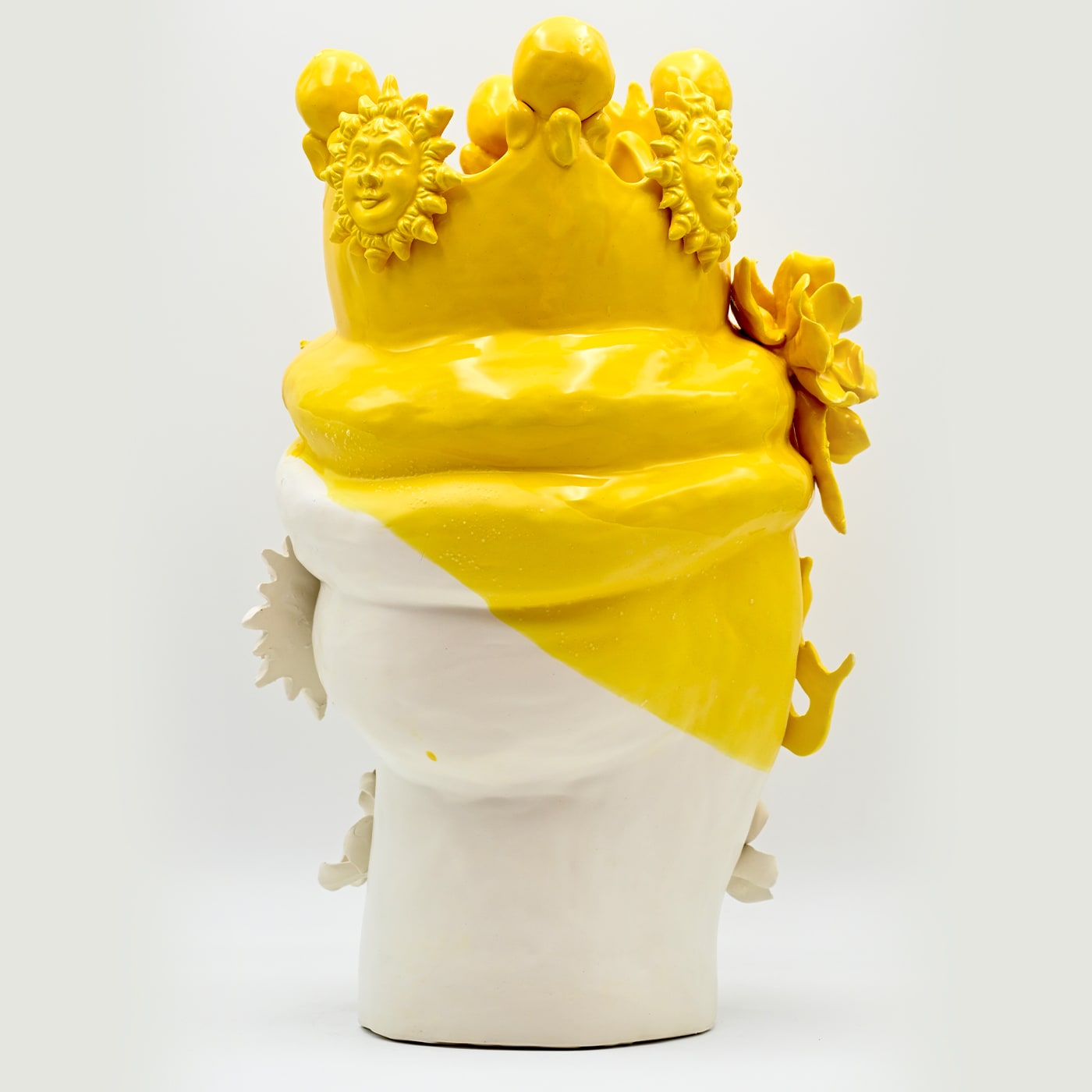 Moorkop goud & witte handgemaakte sculptuur