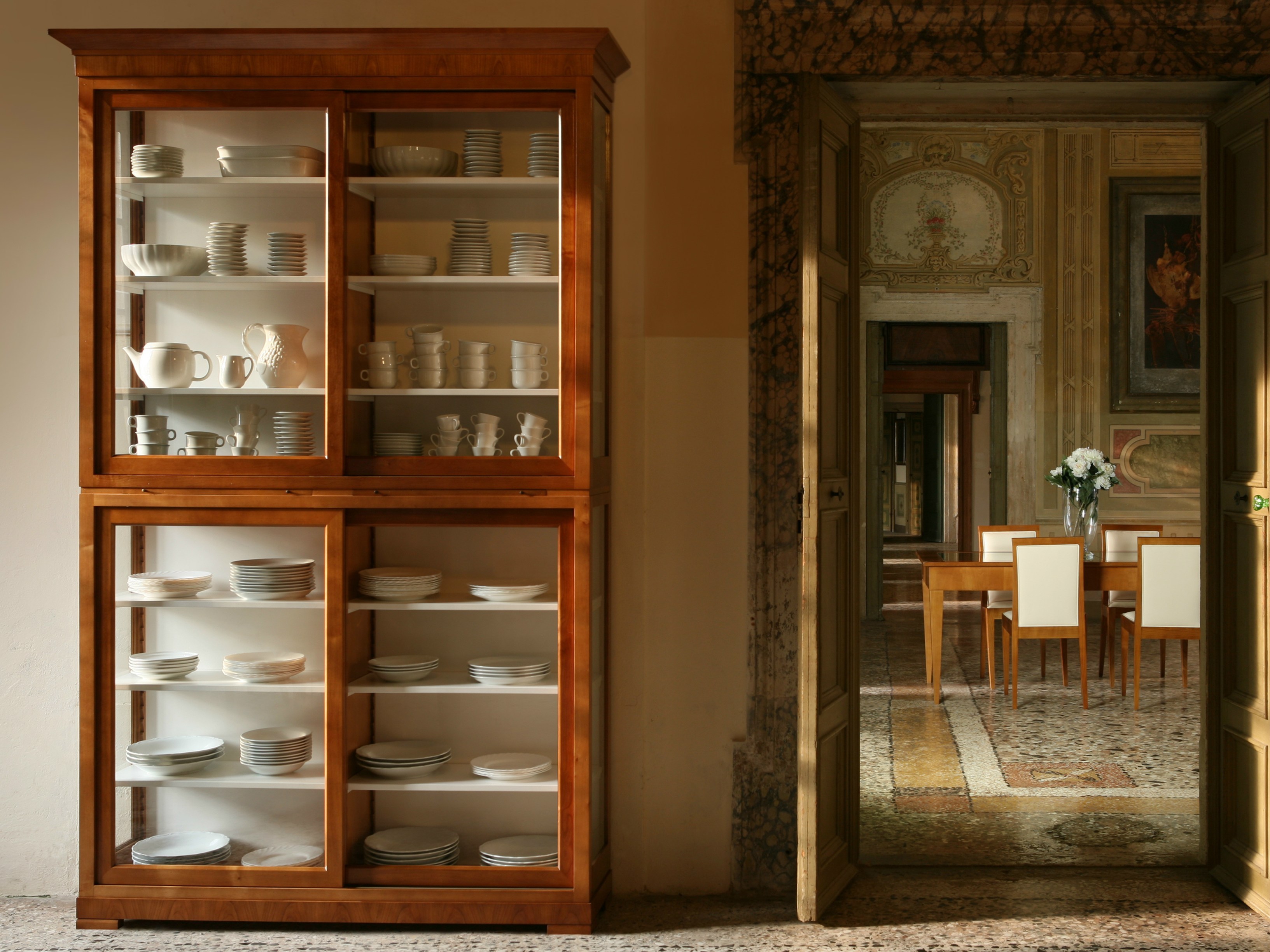 Biedermeier boekenkast