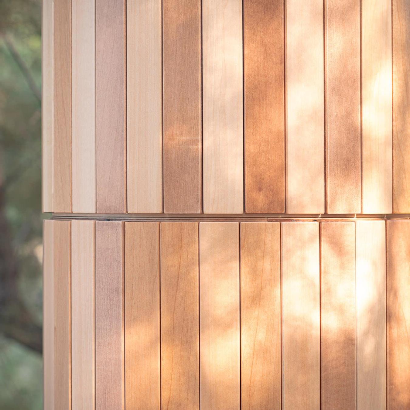 Armoire en tilleul naturel