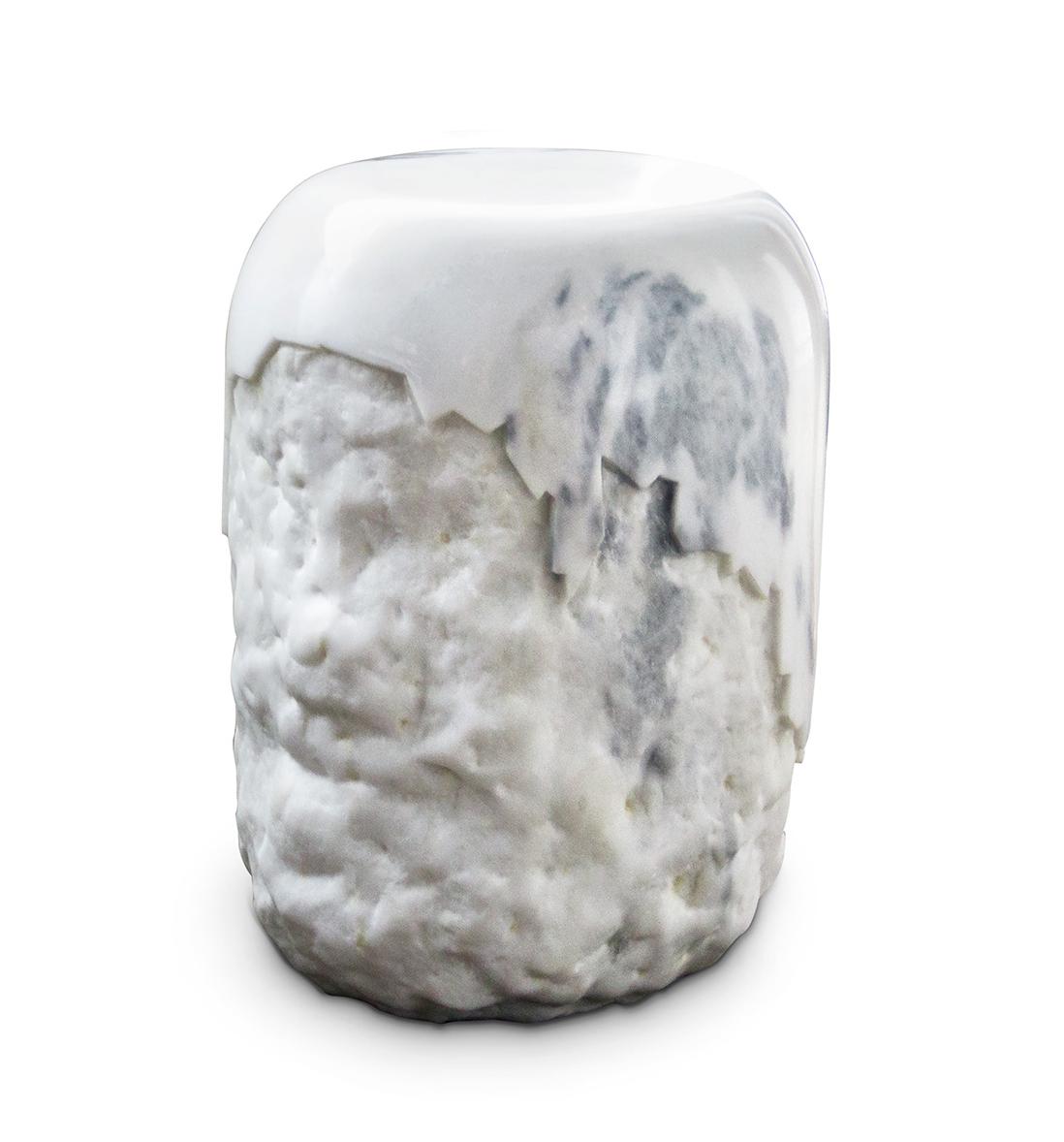 Tabouret en marbre de Carrare