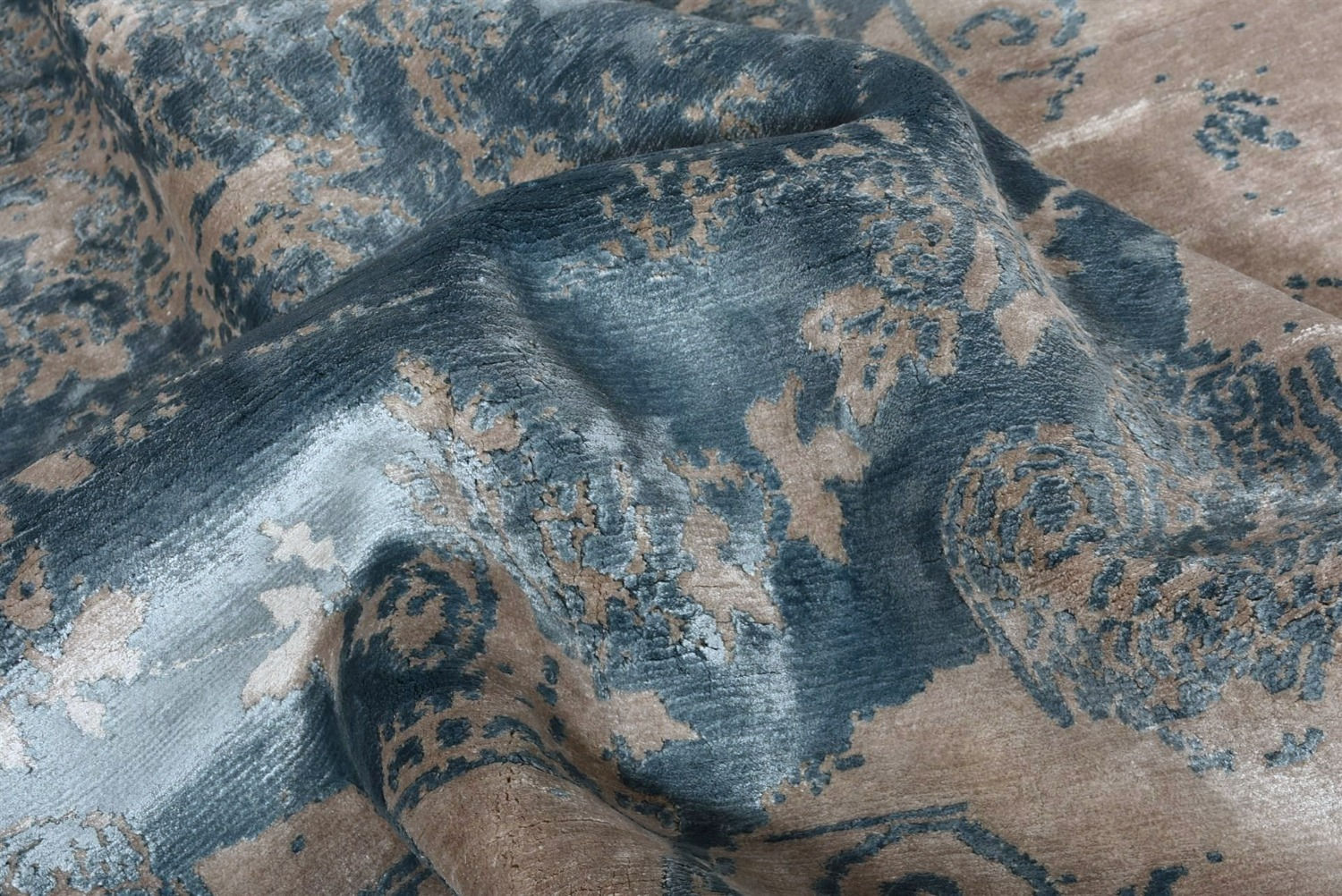 Tapis noué à la main en soie de bambou bleu