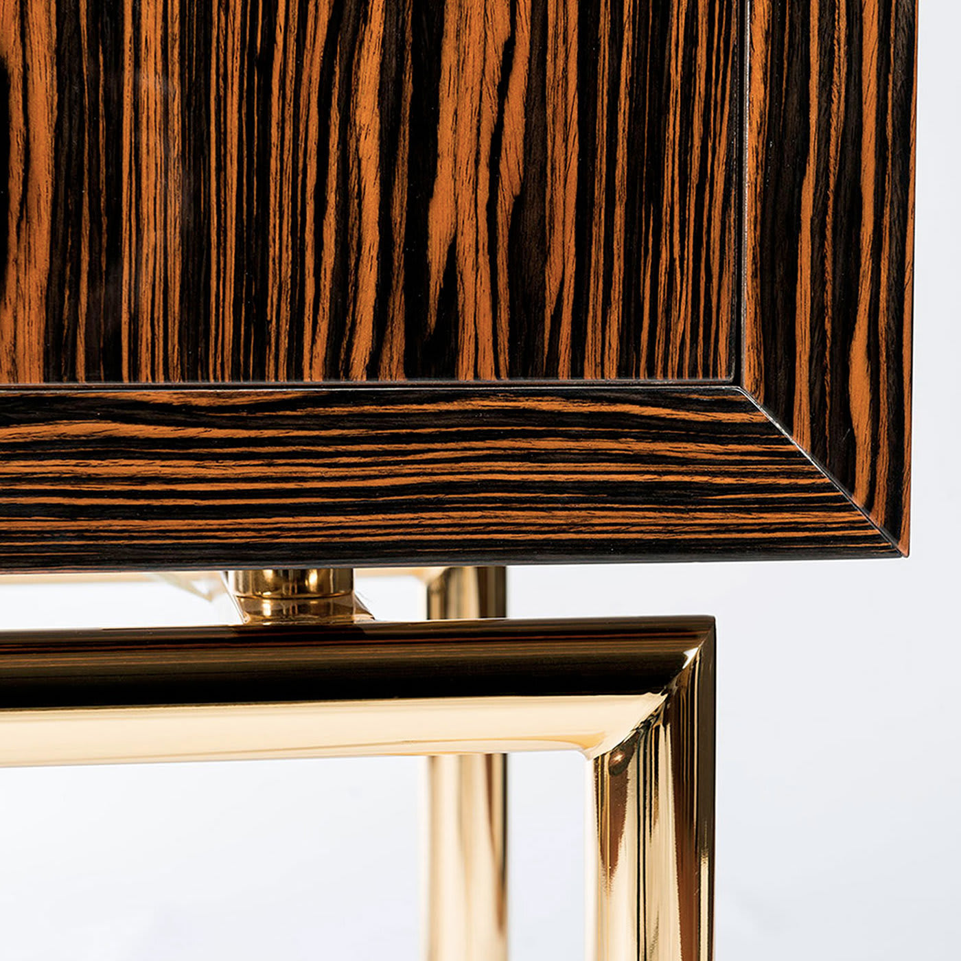 Armoire Secret Wood