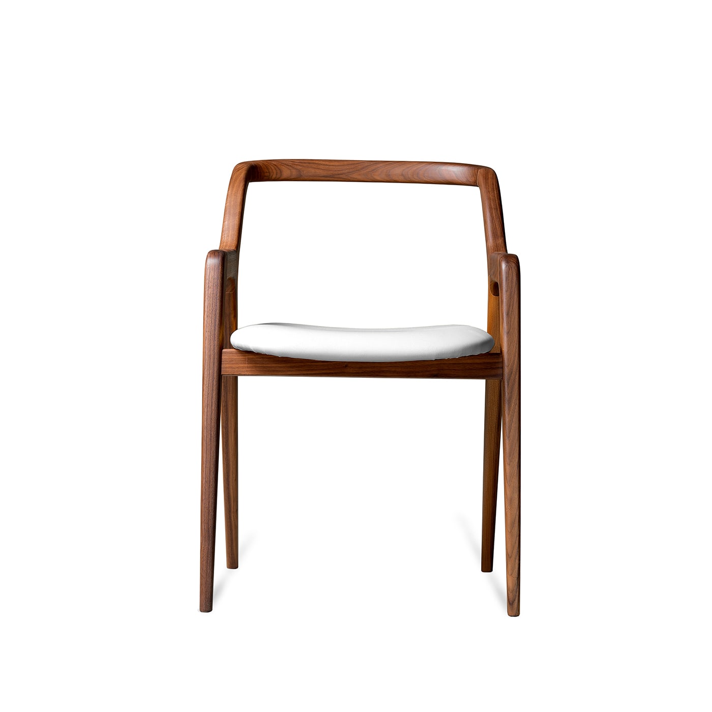 Chaise In Breve en noyer massif naturel | Revêtement: Leather PANDORA 602