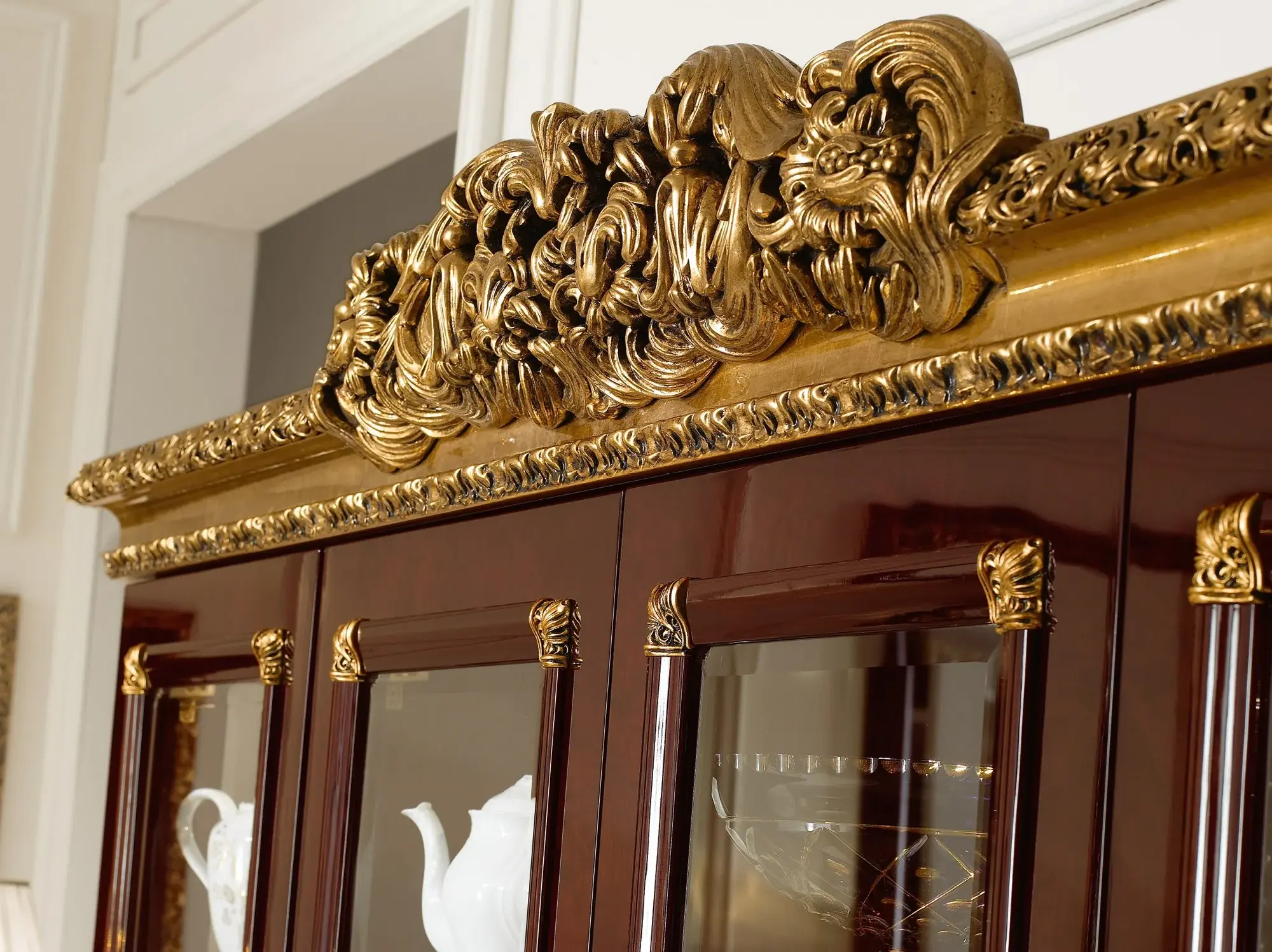 Vitrine classique brun/or