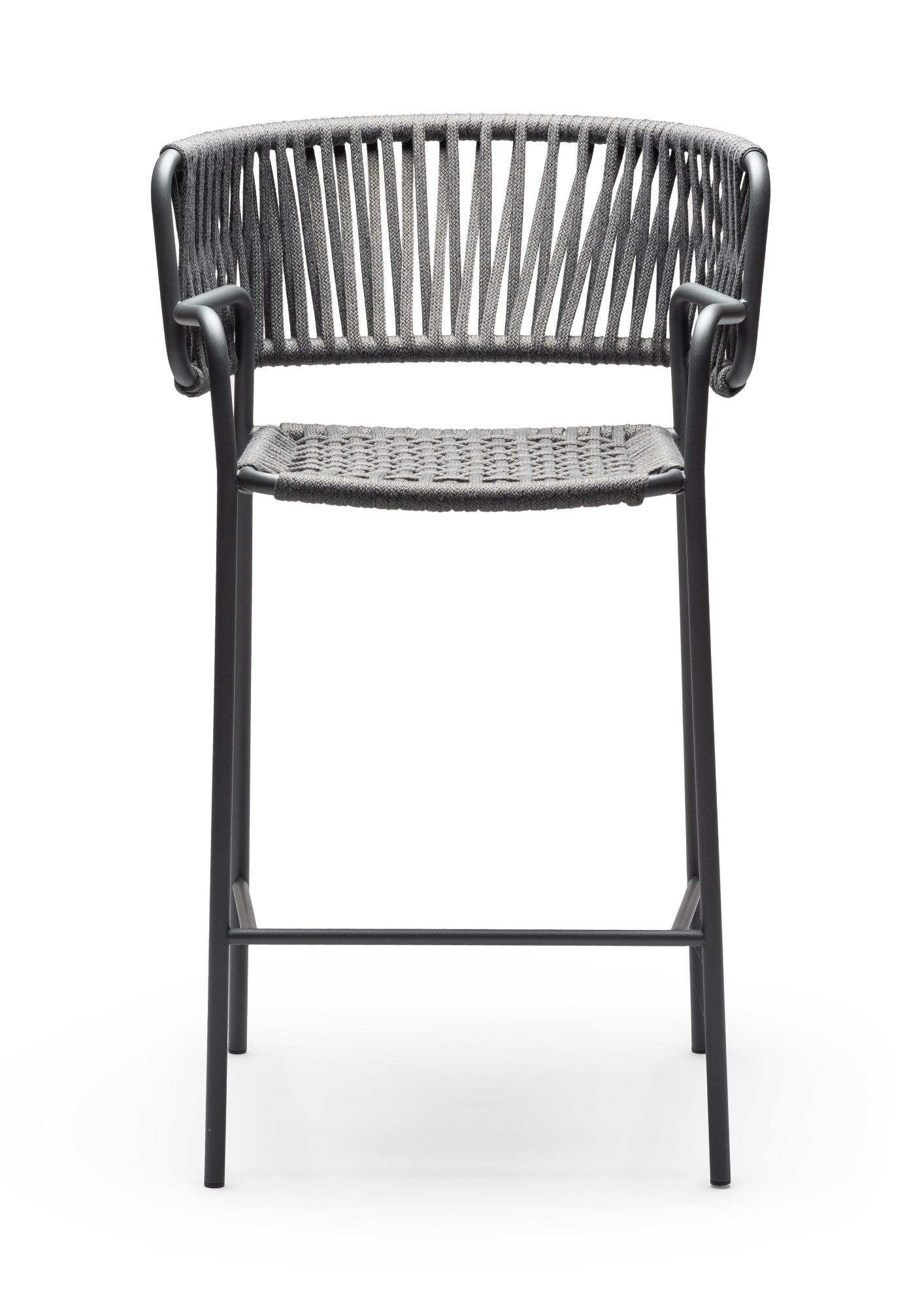 Klot grijze tuinstoel