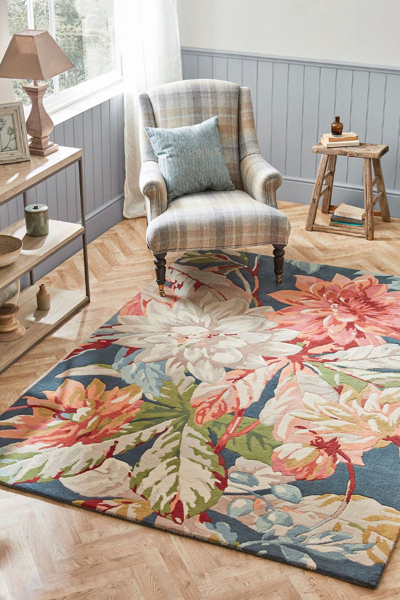 Dahlia and Rosehip teal vloerkleed