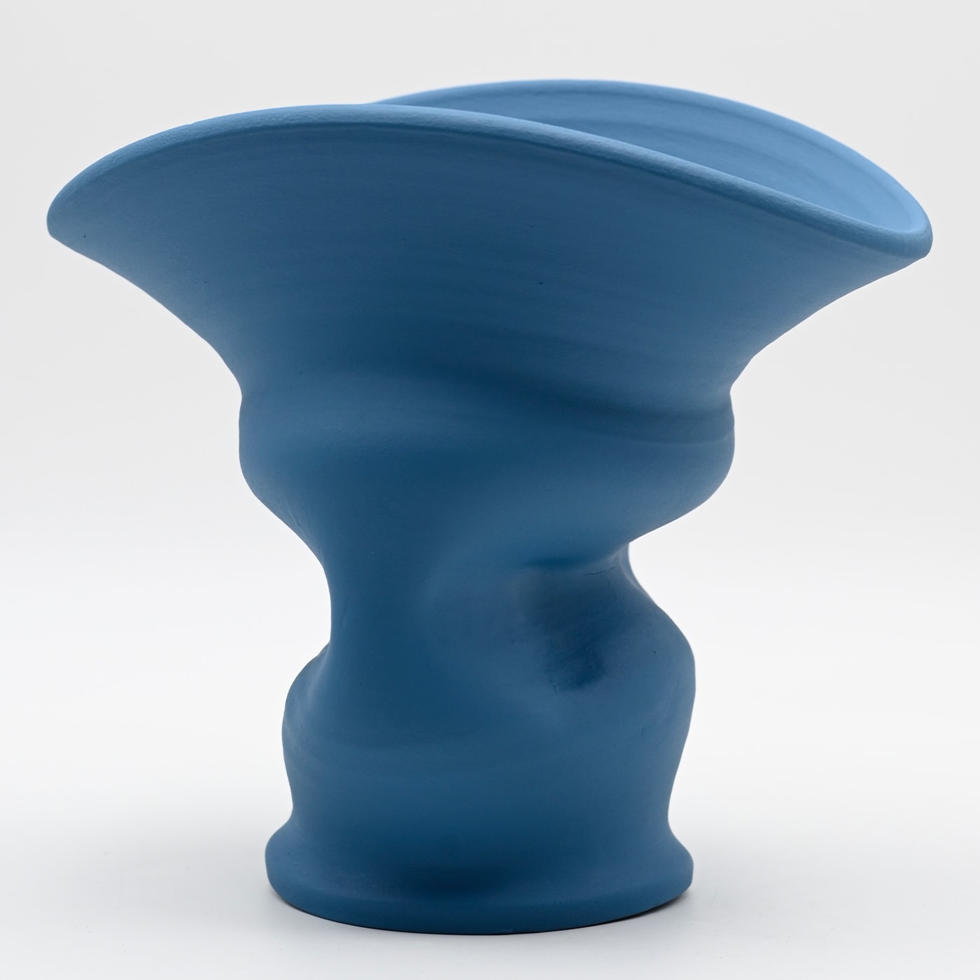 Vase bleu clair fait main