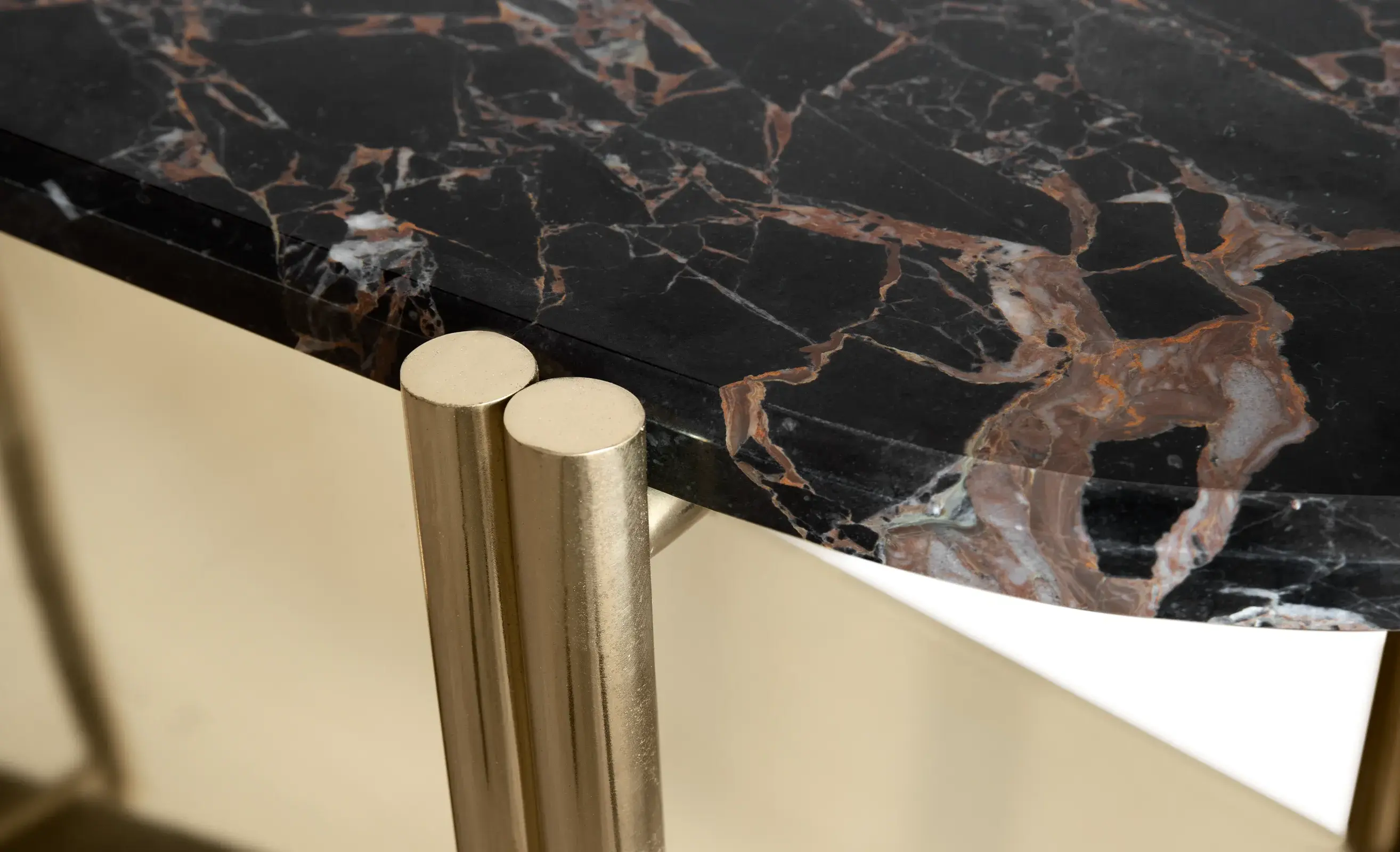 Table d’appoint longue Crest