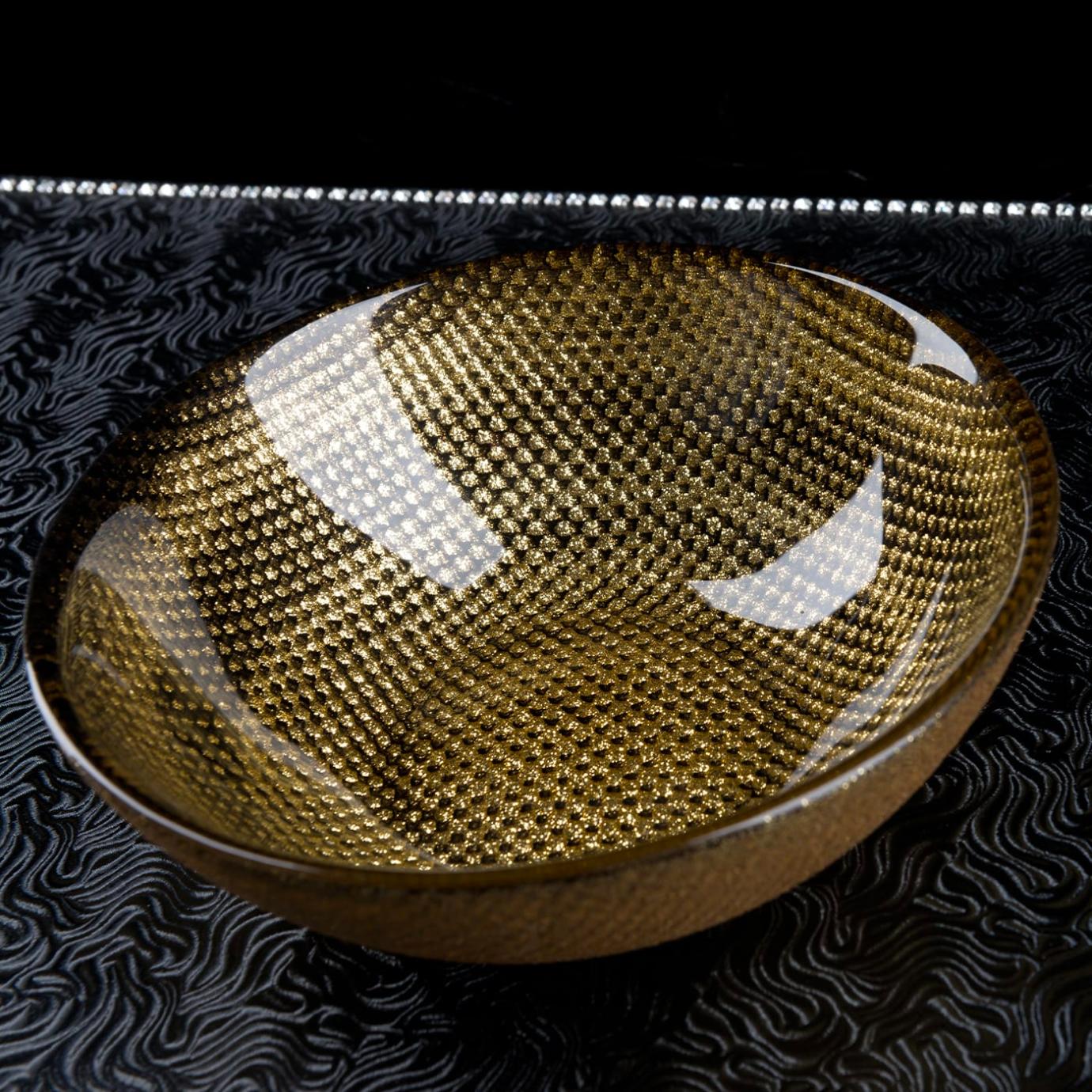 Coupe classique noir et or