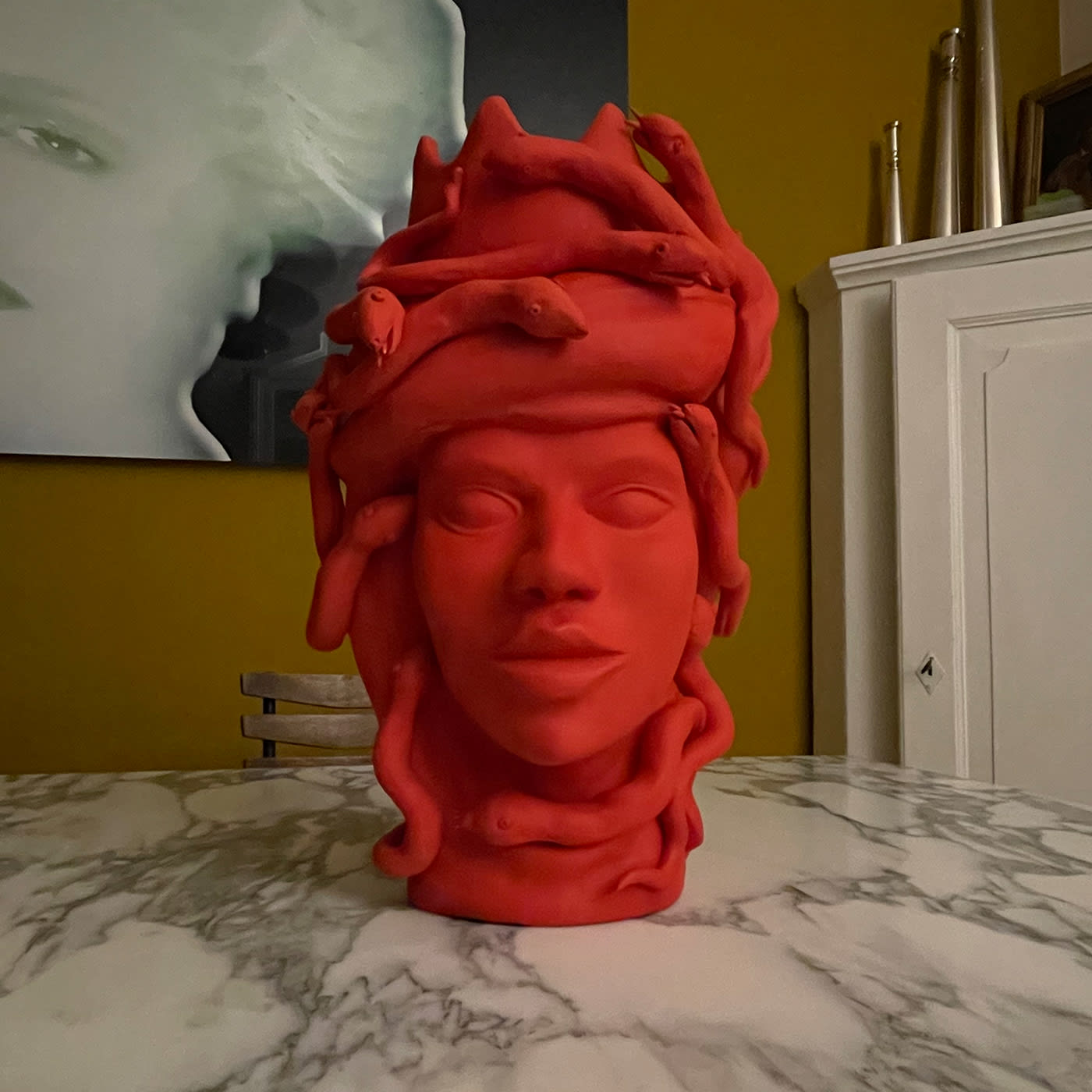 Moorkop rode sculptuur