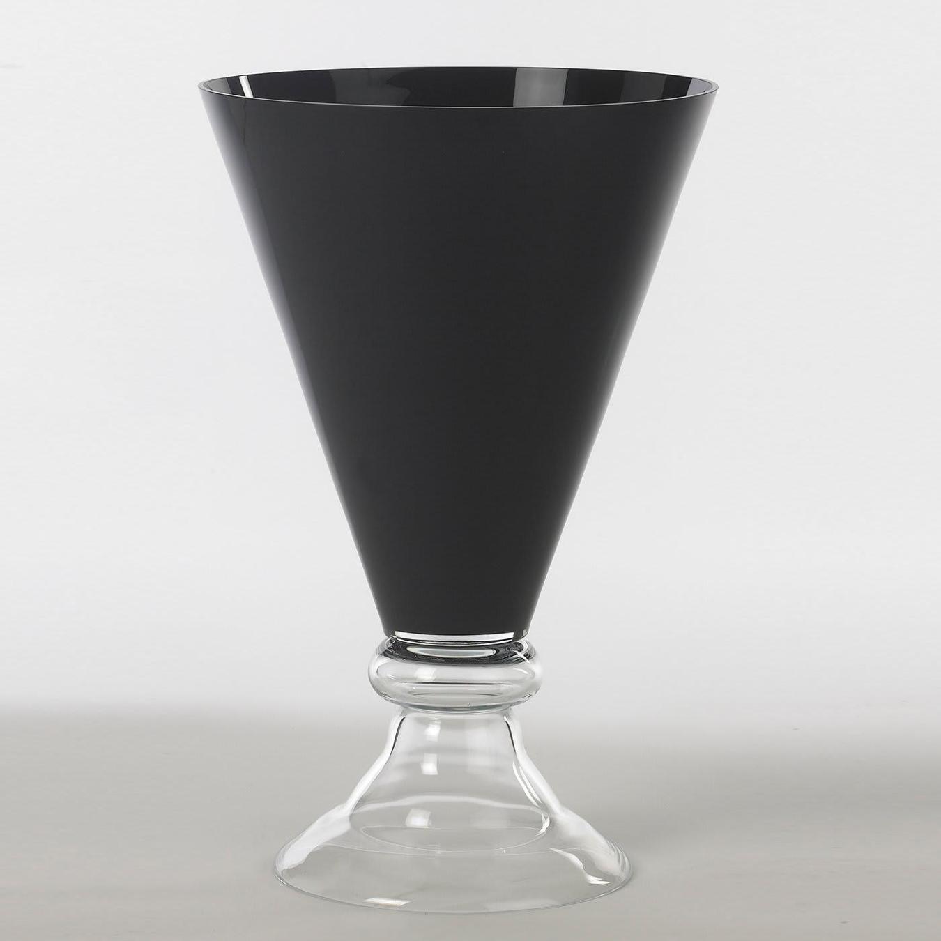 Vase New Romantic