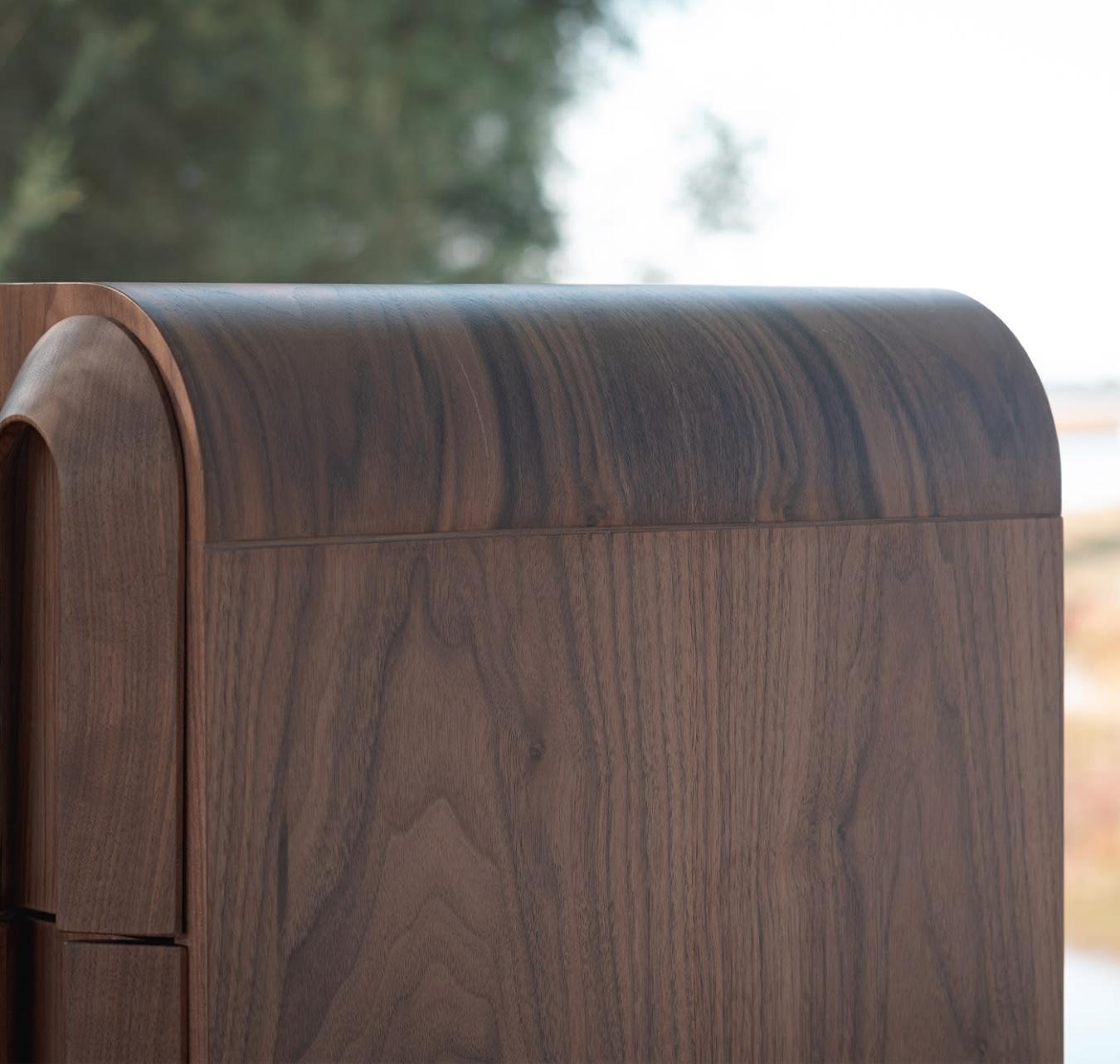 Commode en bois élégante