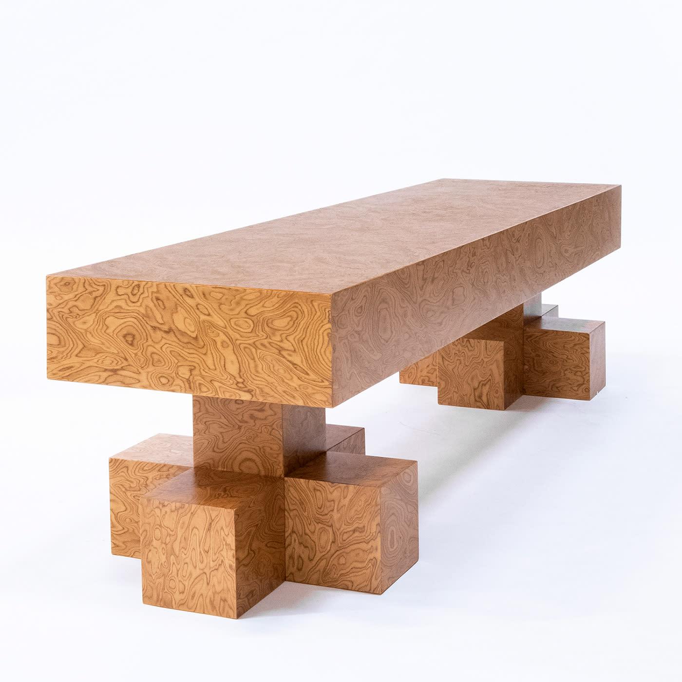 Minimalistisch houten bankje