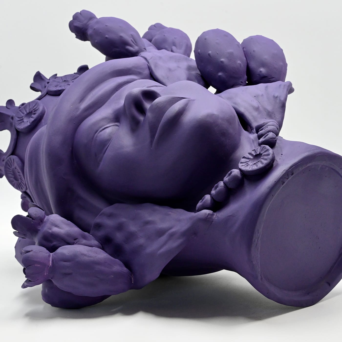 Sculpture violette Moorkop