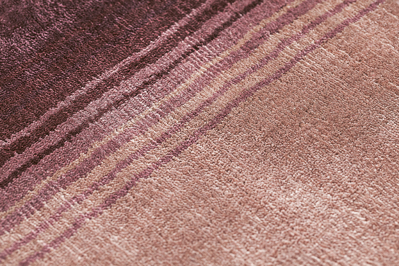 Blush handgeweven viscose vloerkleed
