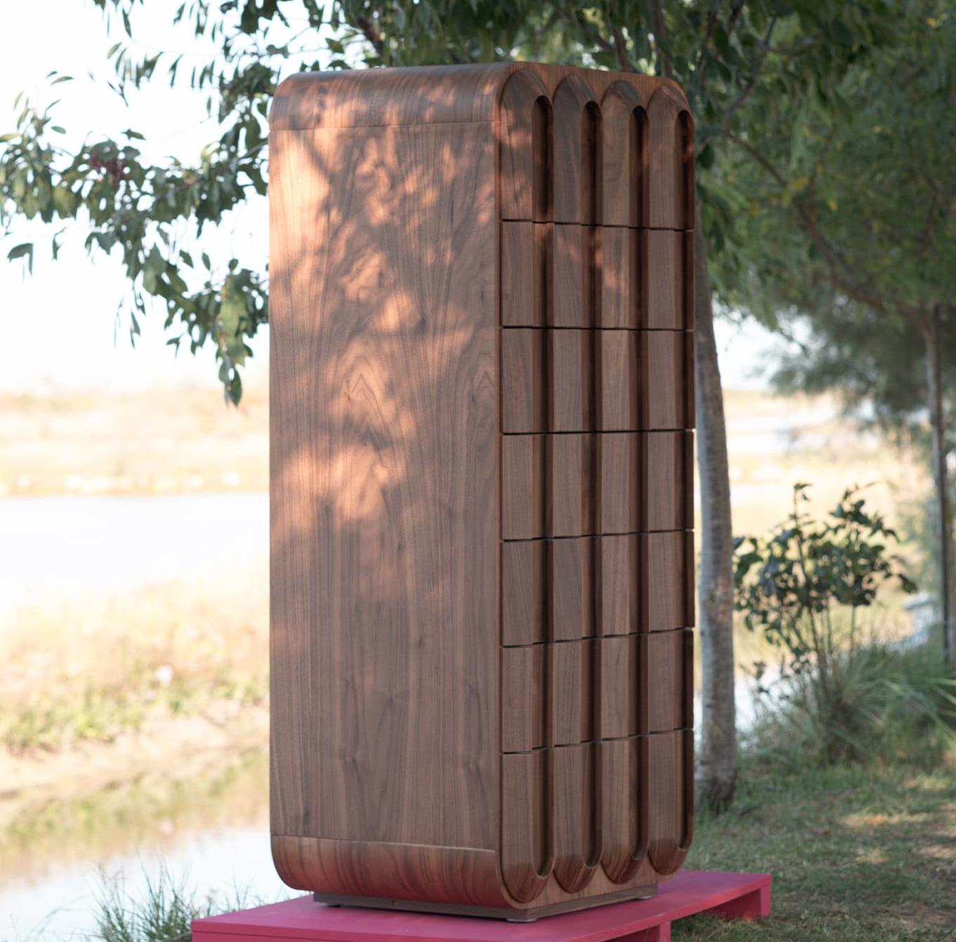 Commode en bois élégante