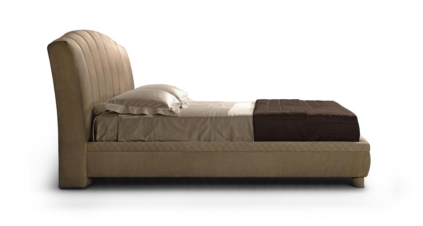 Elegance bed met gestikt hoofdbord