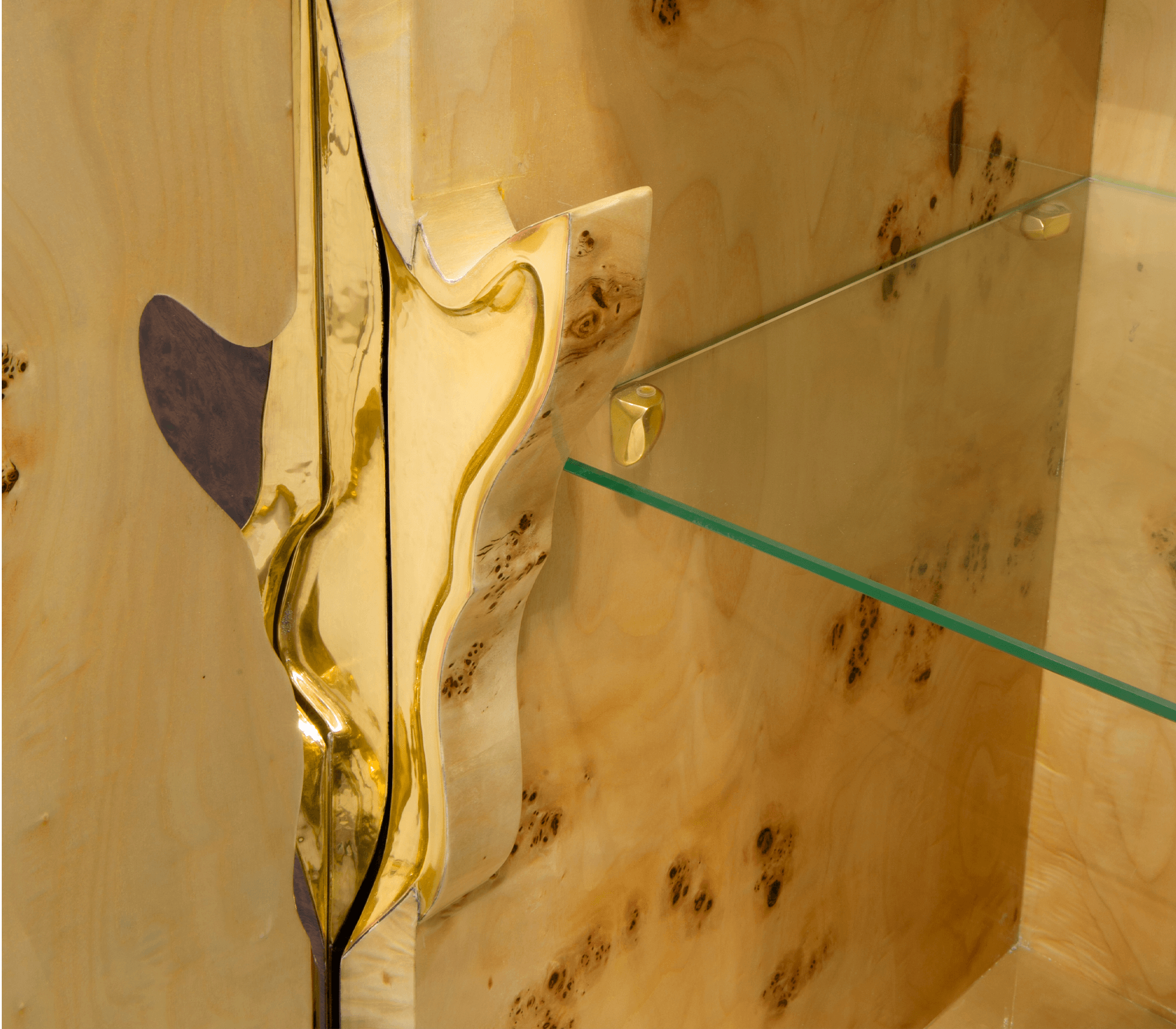 Fissure walnoot dressoir