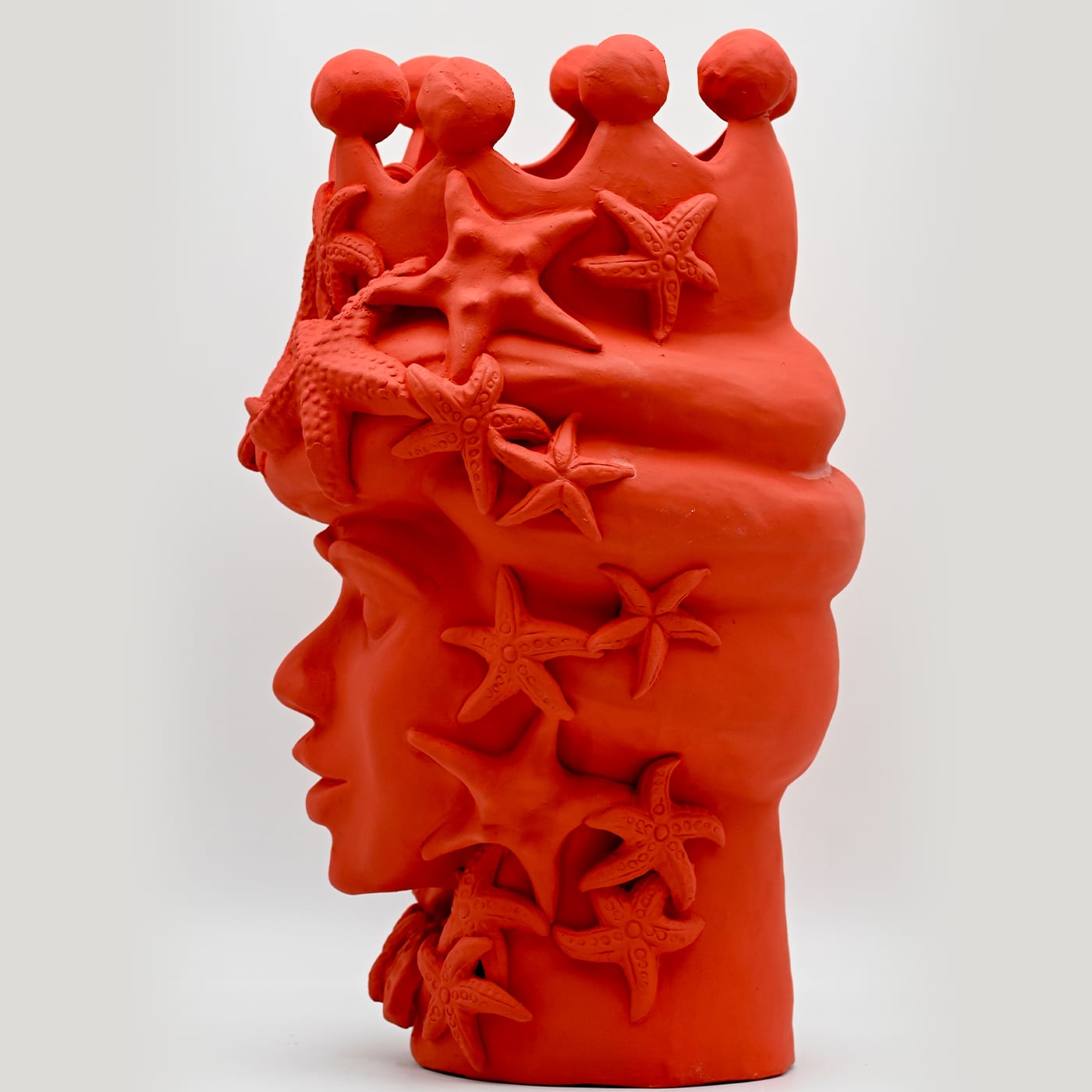 Moorkop rode handgemaakte sculptuur