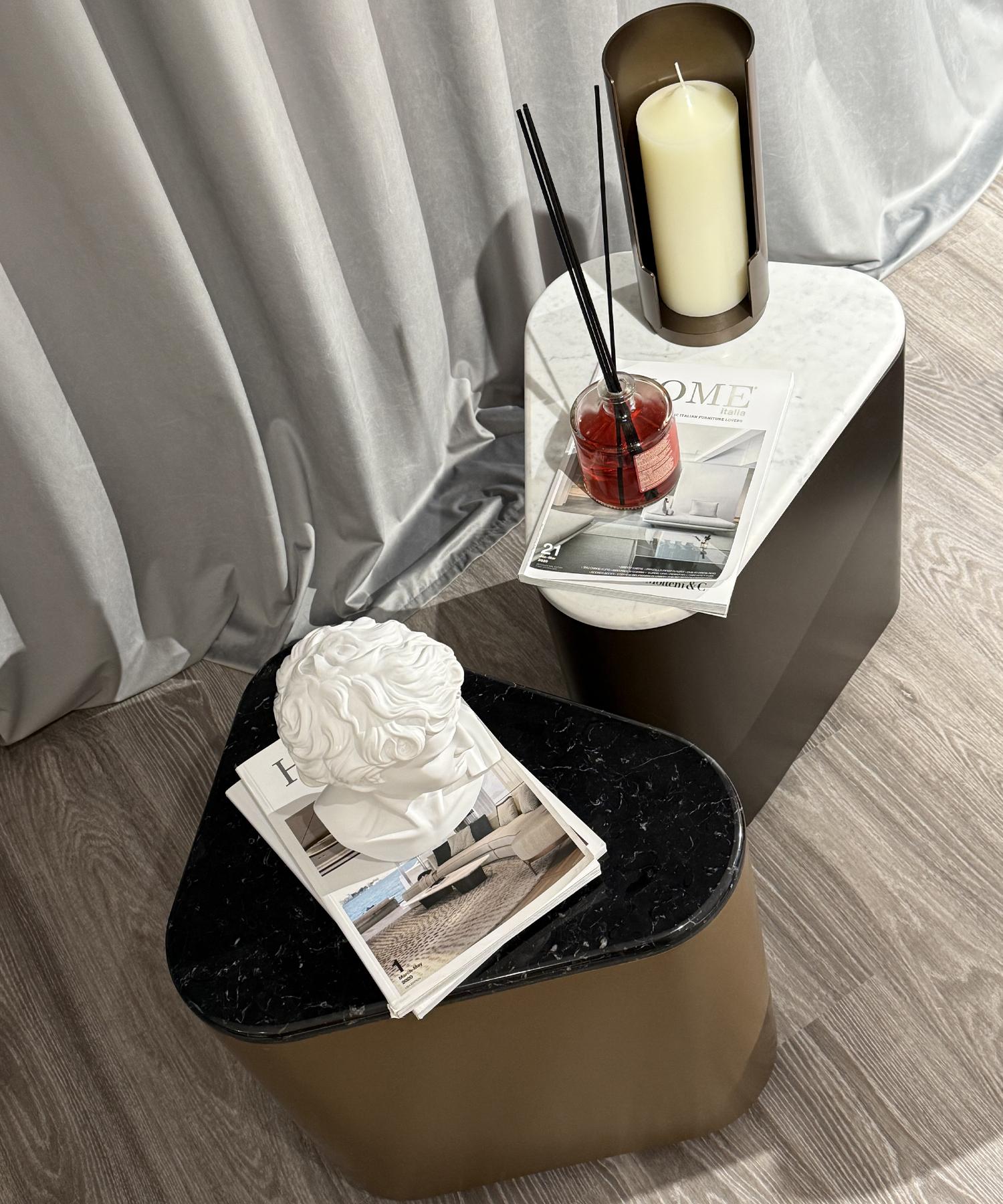 Table d'appoint en marbre Doris