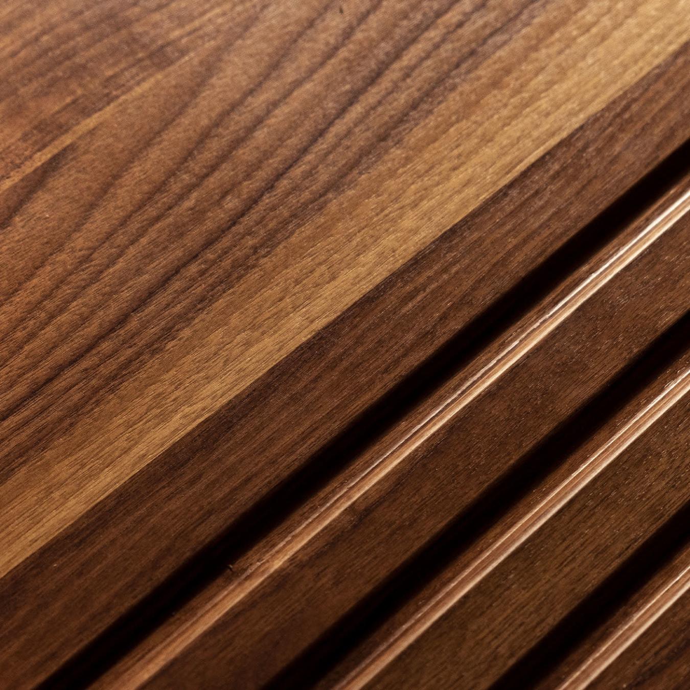 Grote lage houten tafel