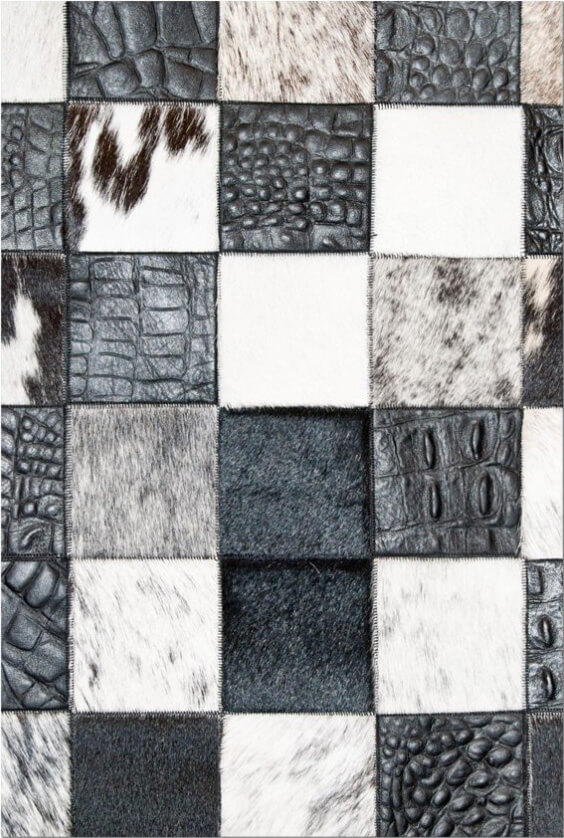 Tapis en peau de vache Mosaic noir et blanc
