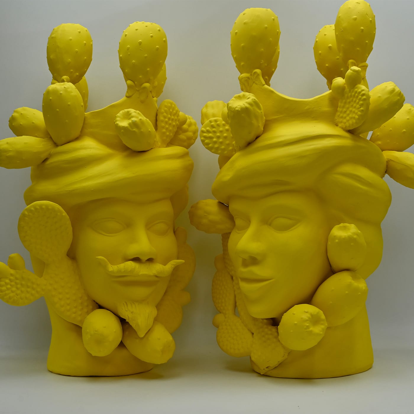 Sculpture artisanale jaune Moorkop