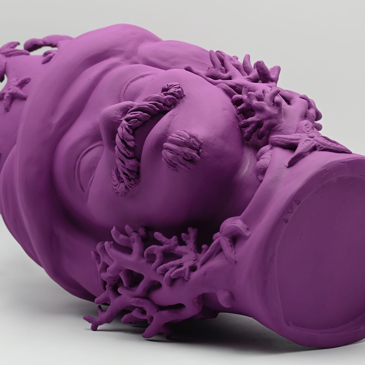 Sculpture violette Moorkop