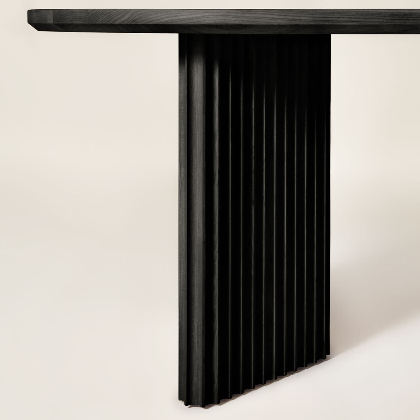 Table en frêne noire Basalto