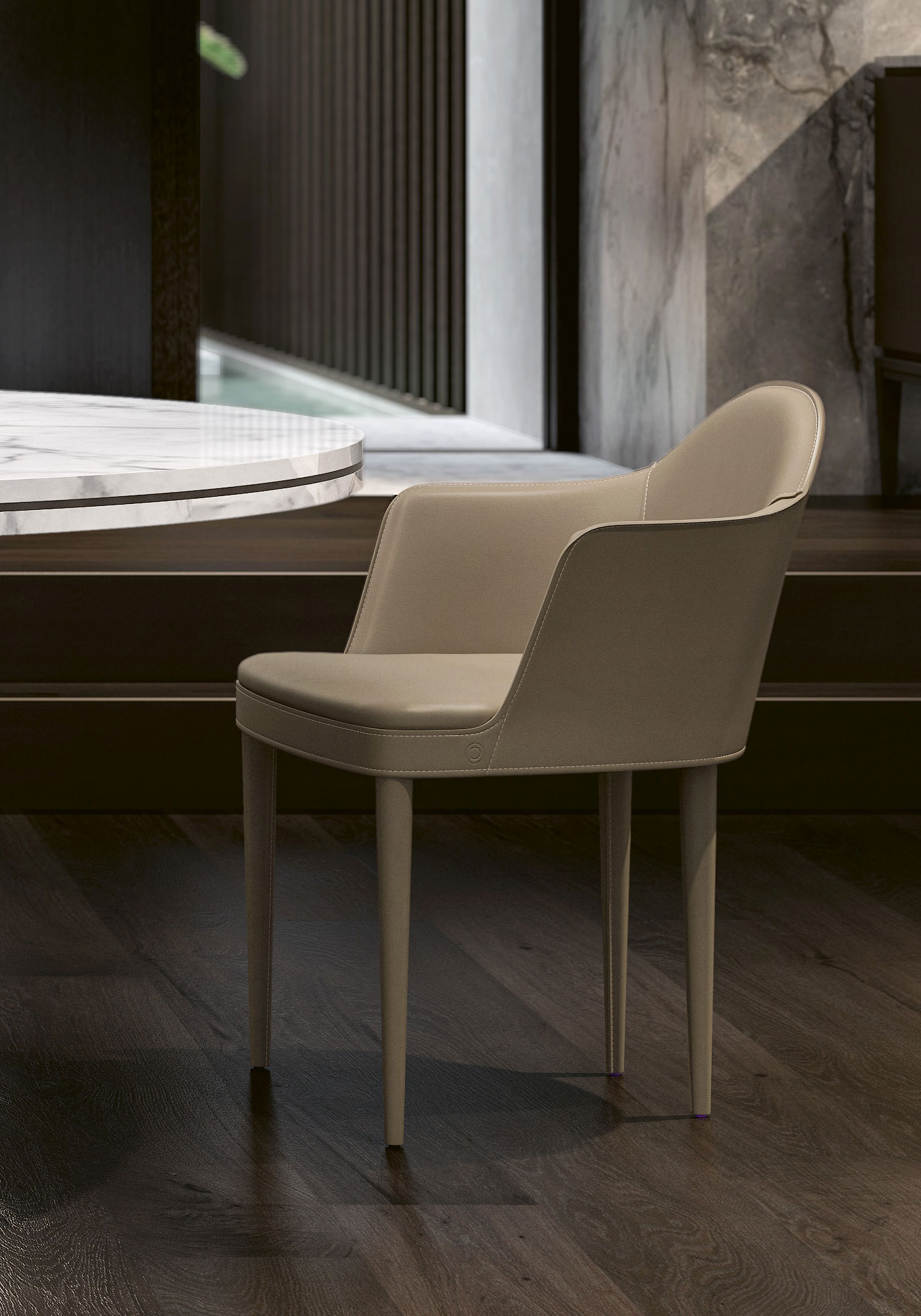 Chaise en cuir avec accoudoirs