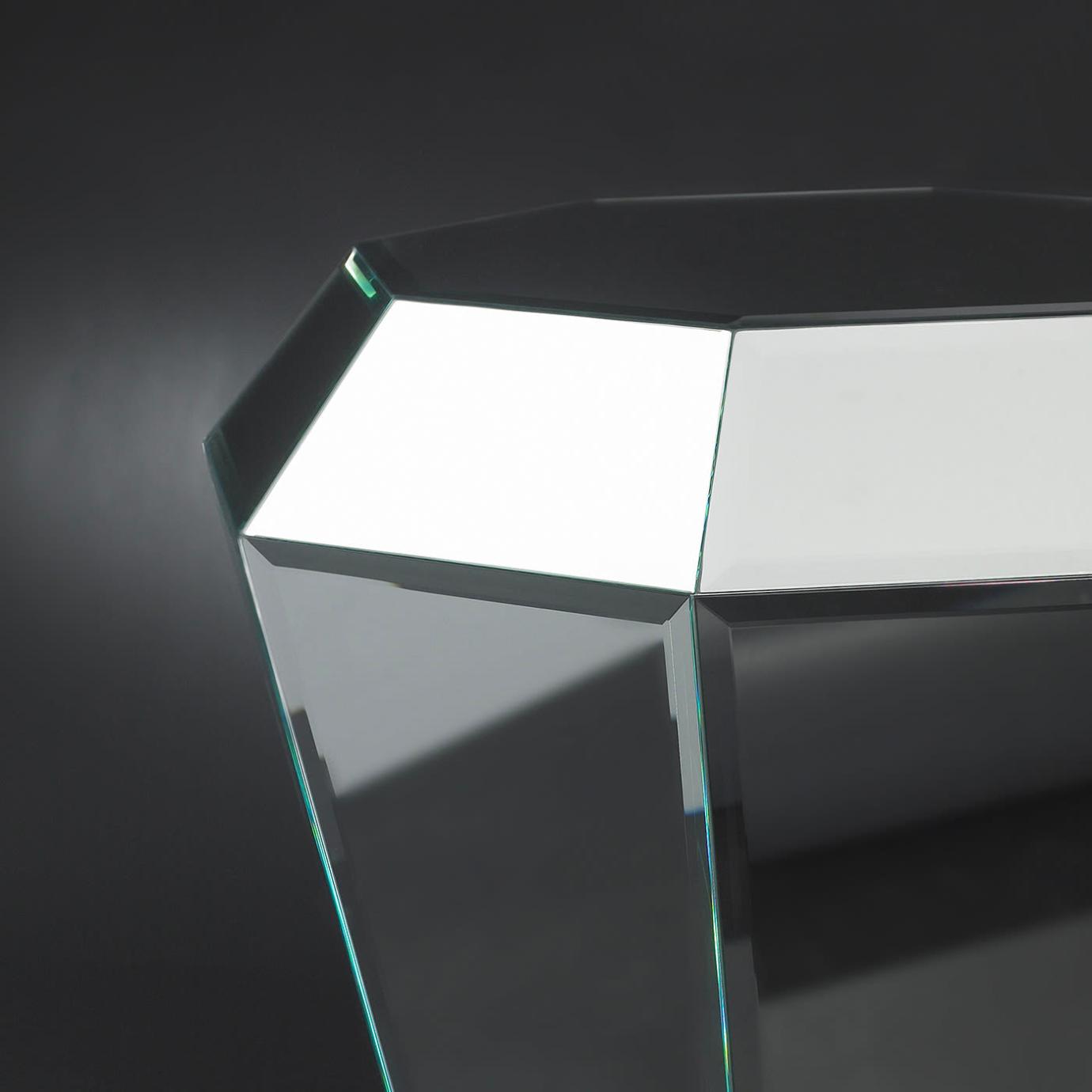 Diamante gespiegelde zuiltafel