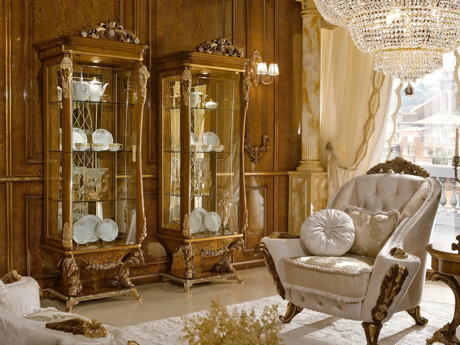 Italiaanse elegante glazen vitrinekast