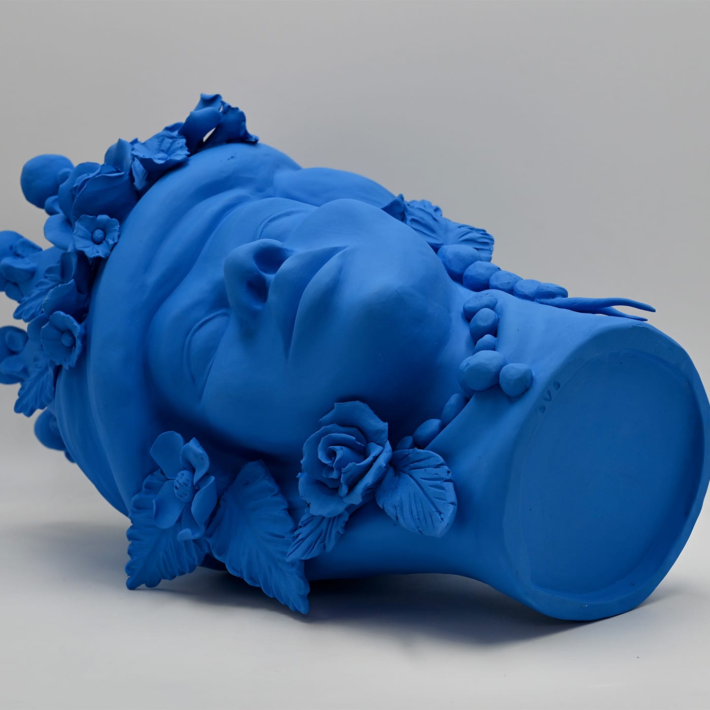 Moorkop blauwe sculptuur