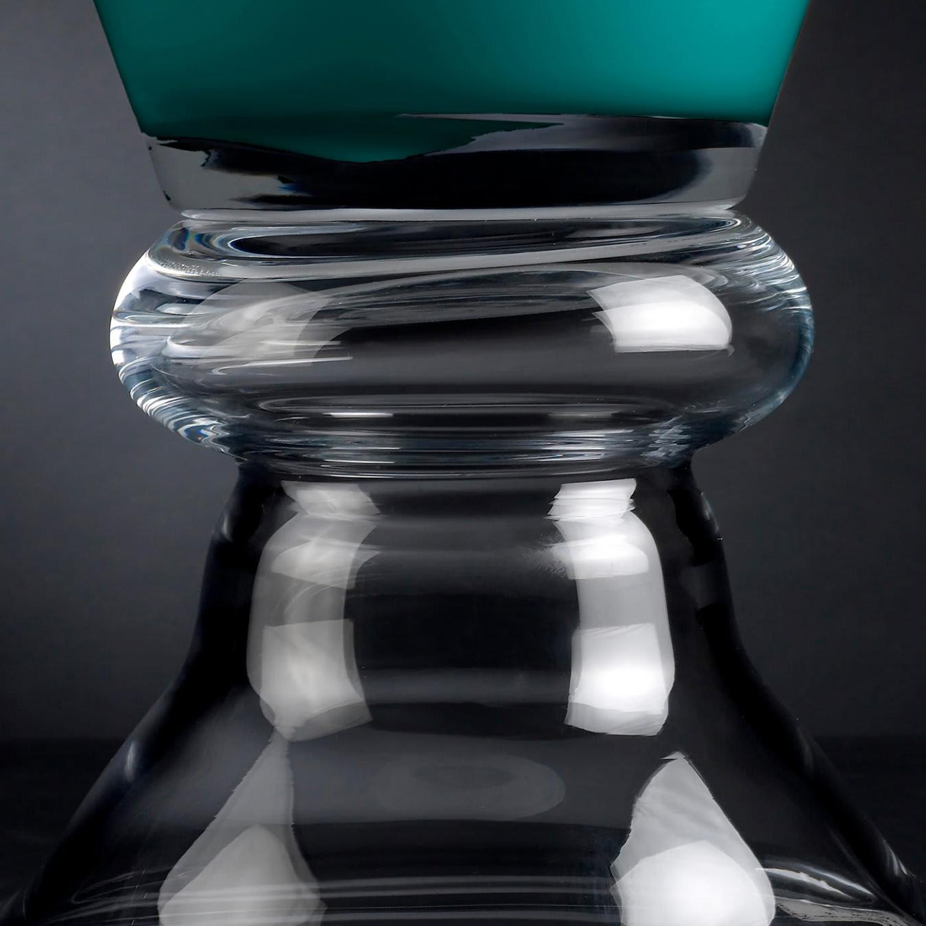 Vase New Romantic