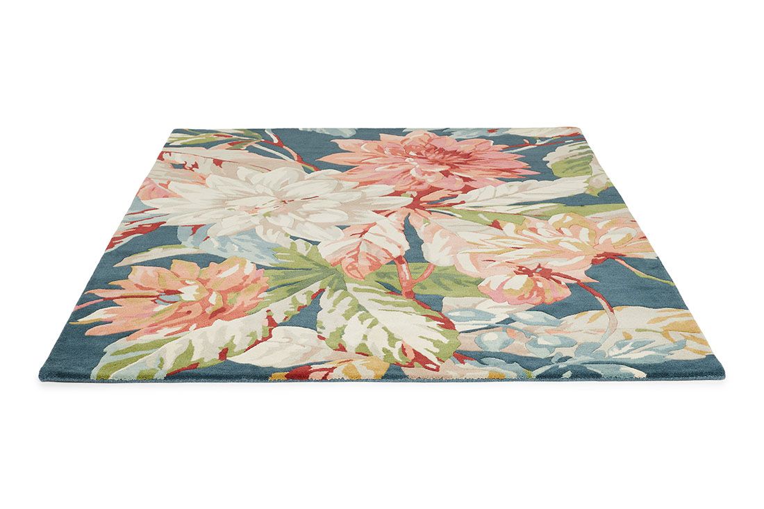 Dahlia and Rosehip teal vloerkleed