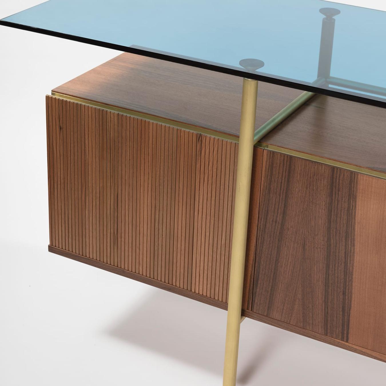 Elegant houten dressoir