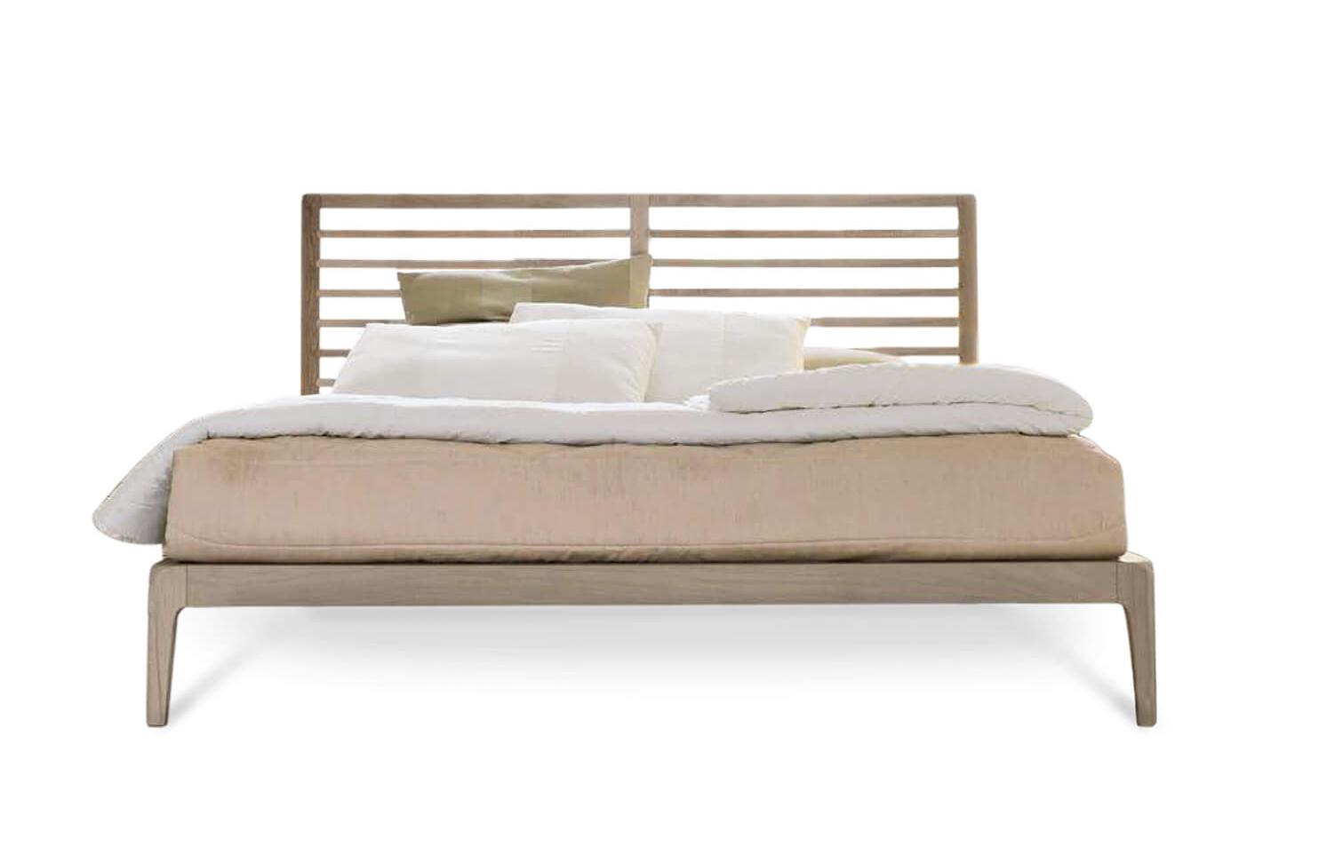 Essentia Italiaans bed | Afwerking: Grey solid walnut