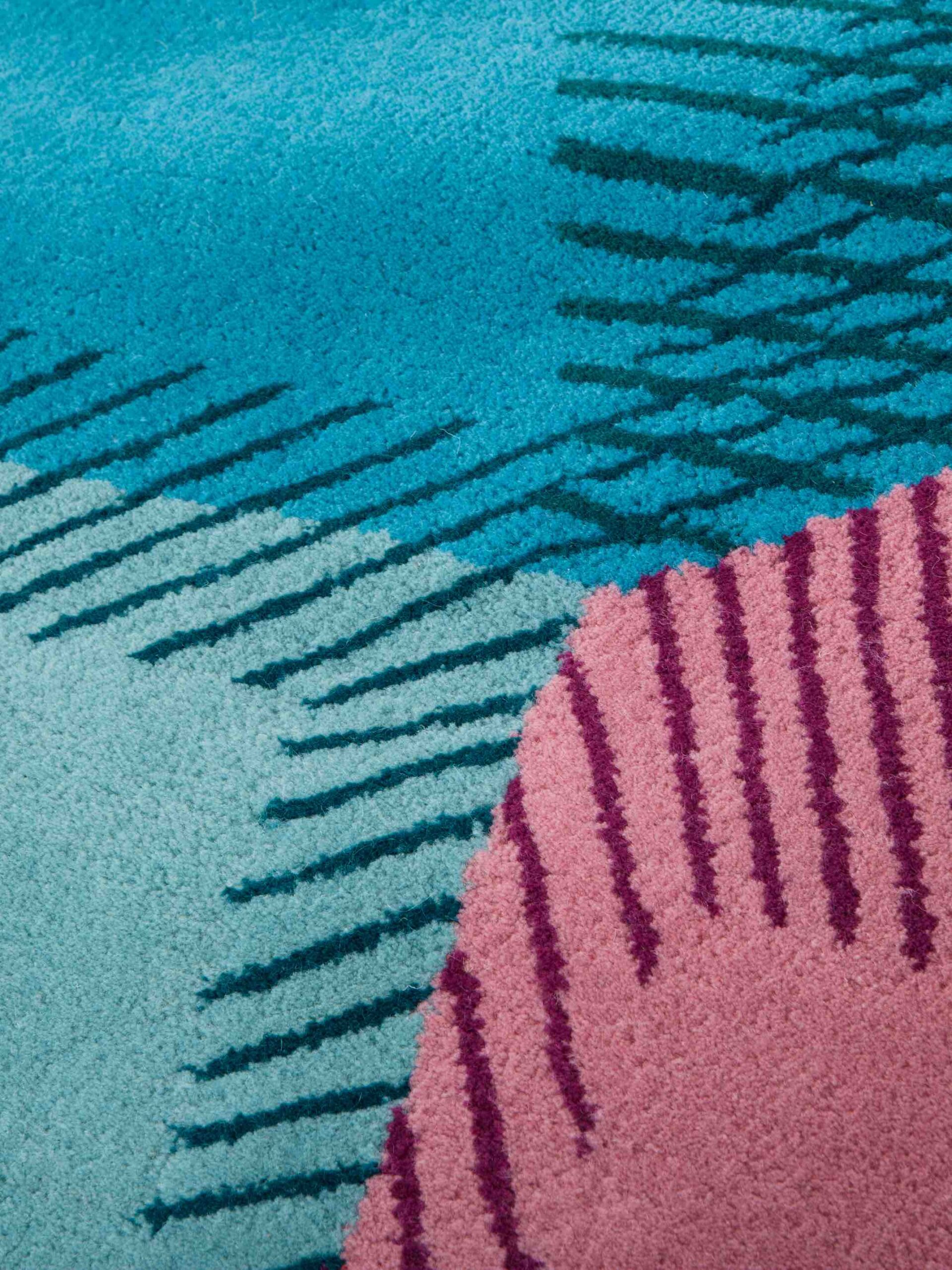 Tapis tissé main Perished Persian