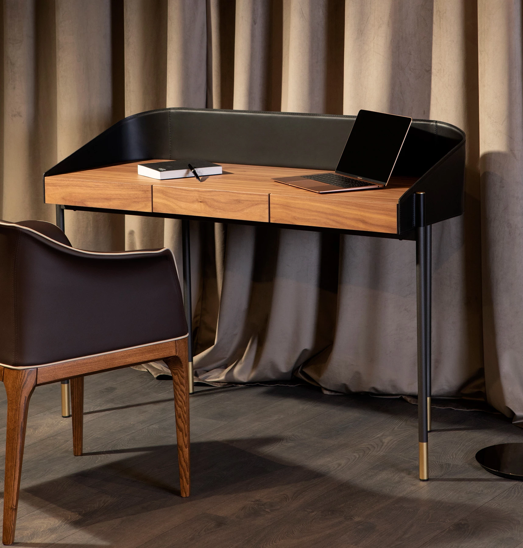 Bureau Ledor - 1