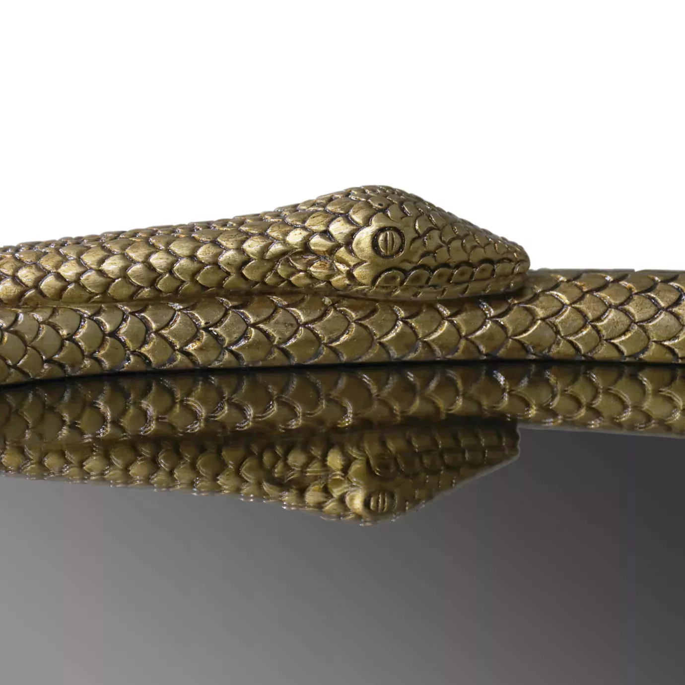 Serpentine appelvormige wandspiegel