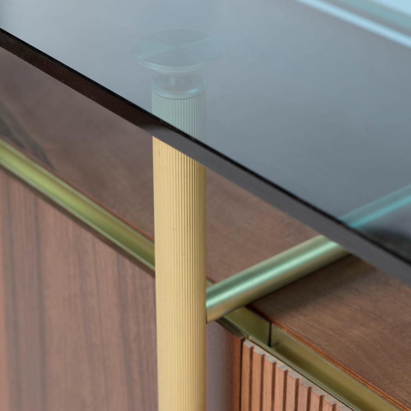 Elegant houten dressoir