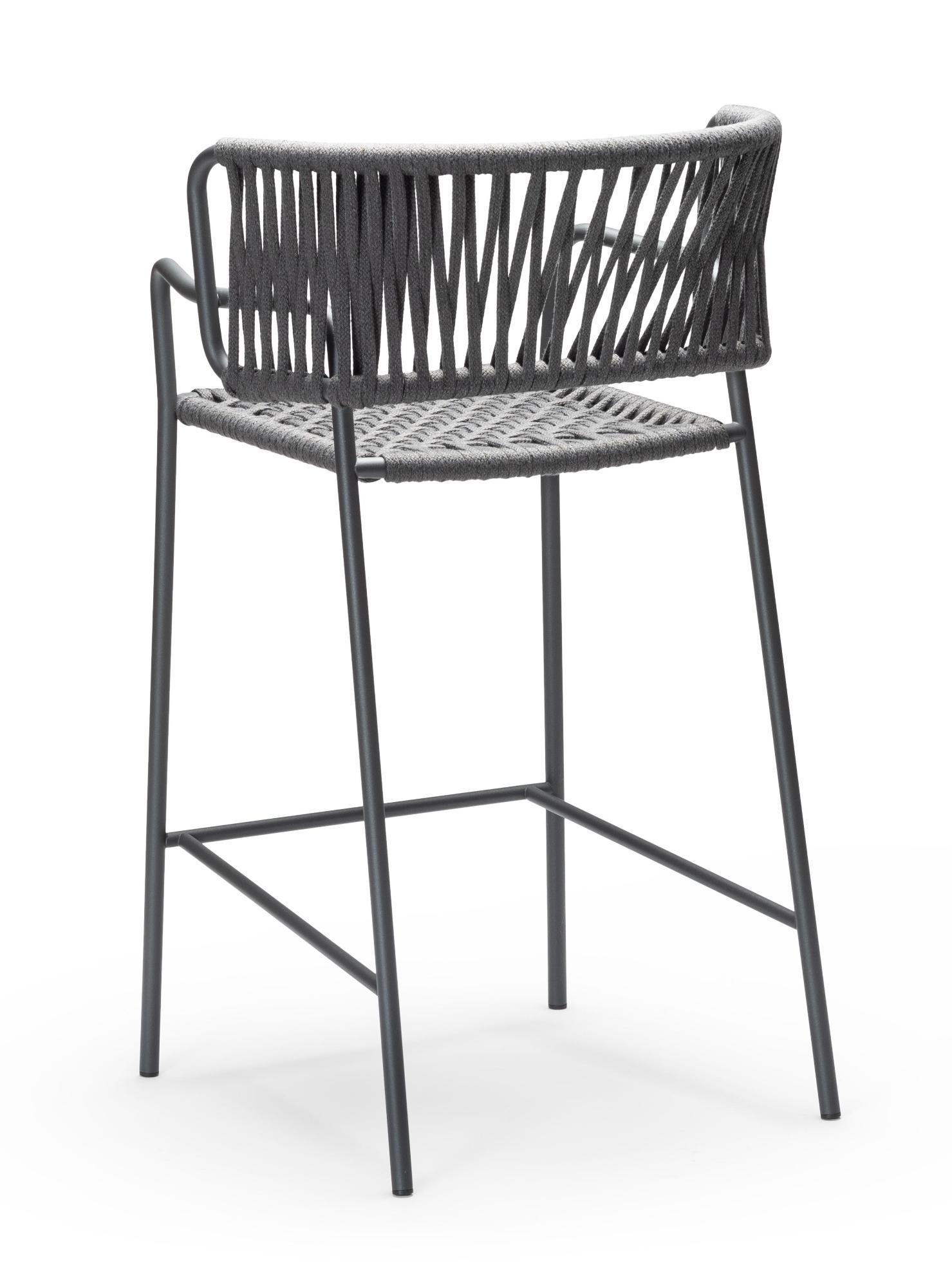 Klot grijze tuinstoel