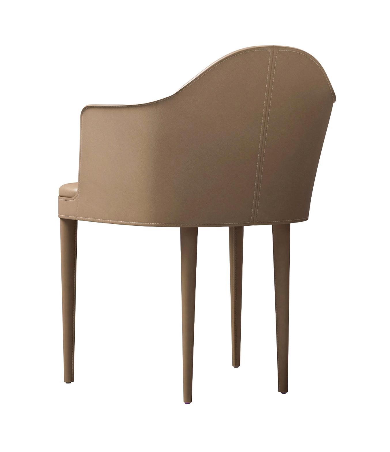 Chaise en cuir avec accoudoirs