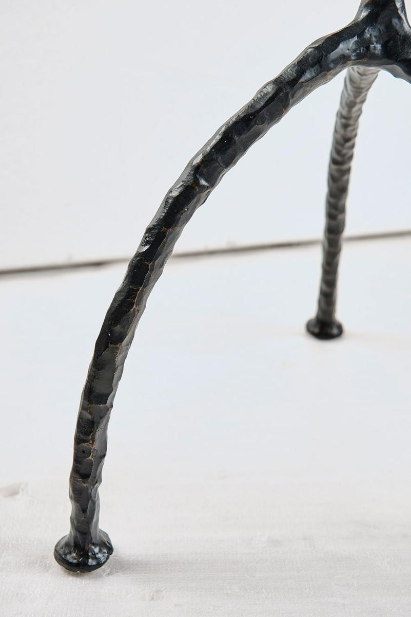 Stina Chalk grande table d’appoint