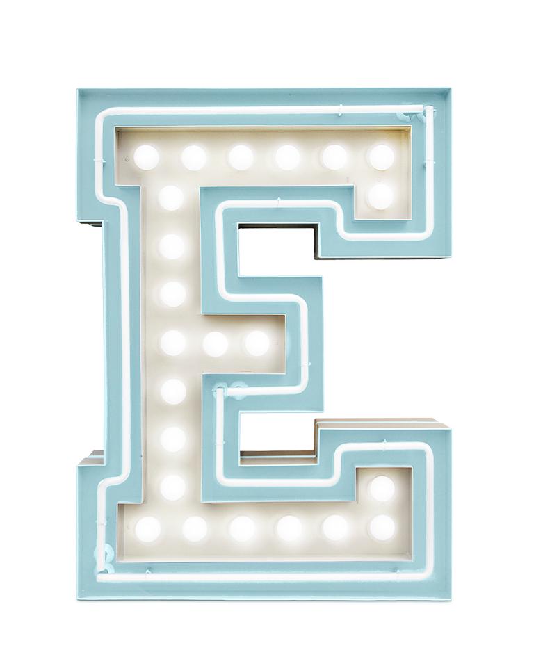 Lettre E lumineuse Enchanting