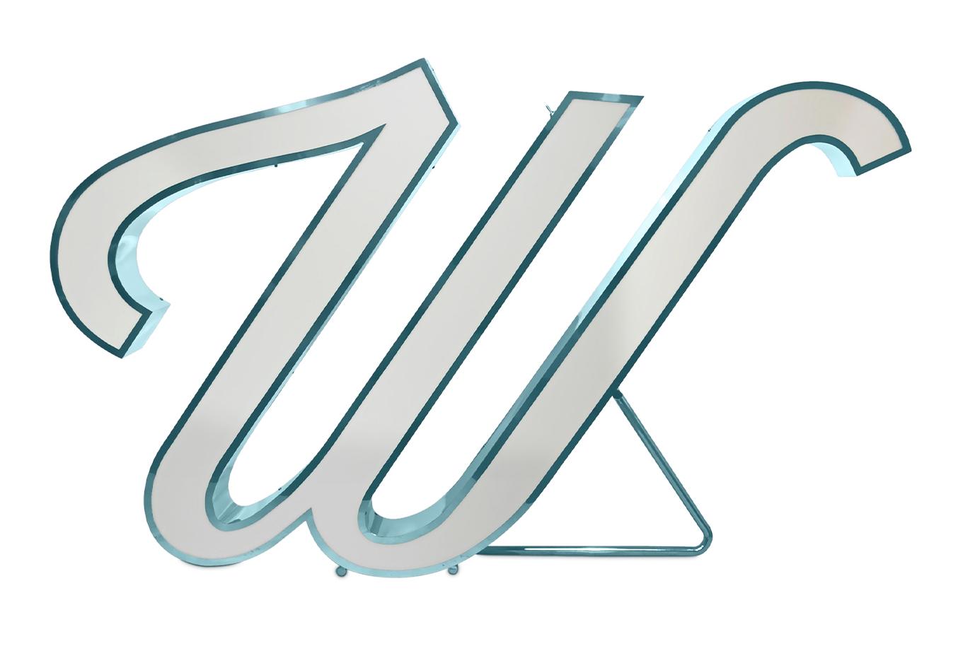 Wondrous letter W