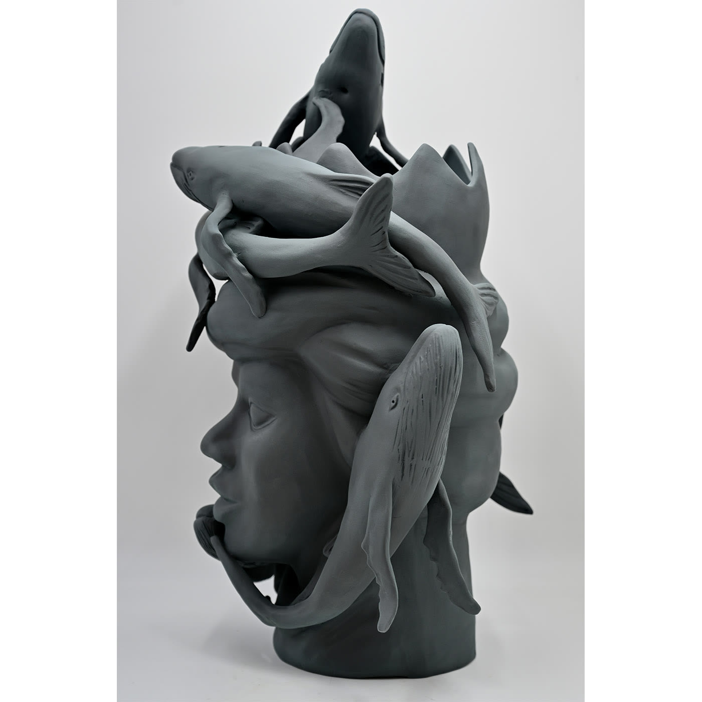 Moorkop grijze sculptuur