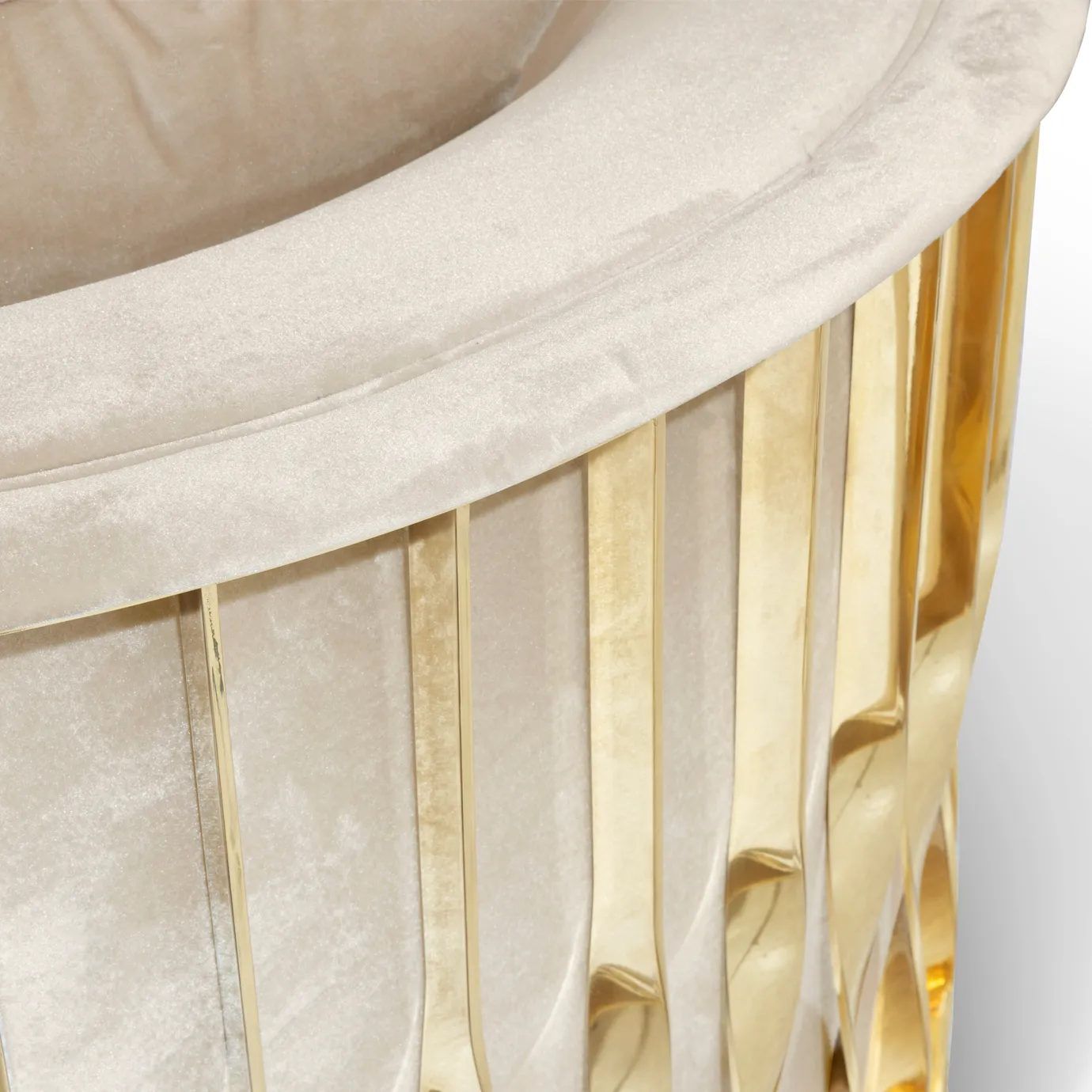 Fauteuil Solene en laiton poli