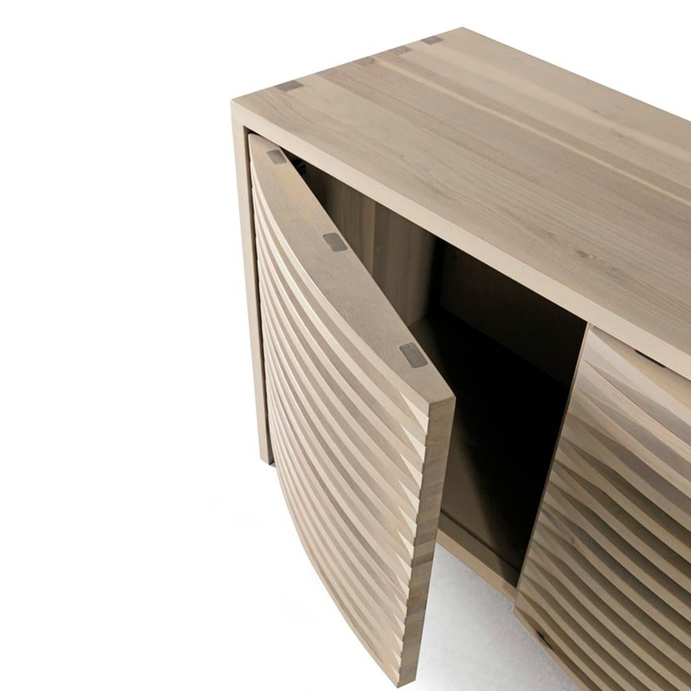 Onda grijs massief walnoten dressoir